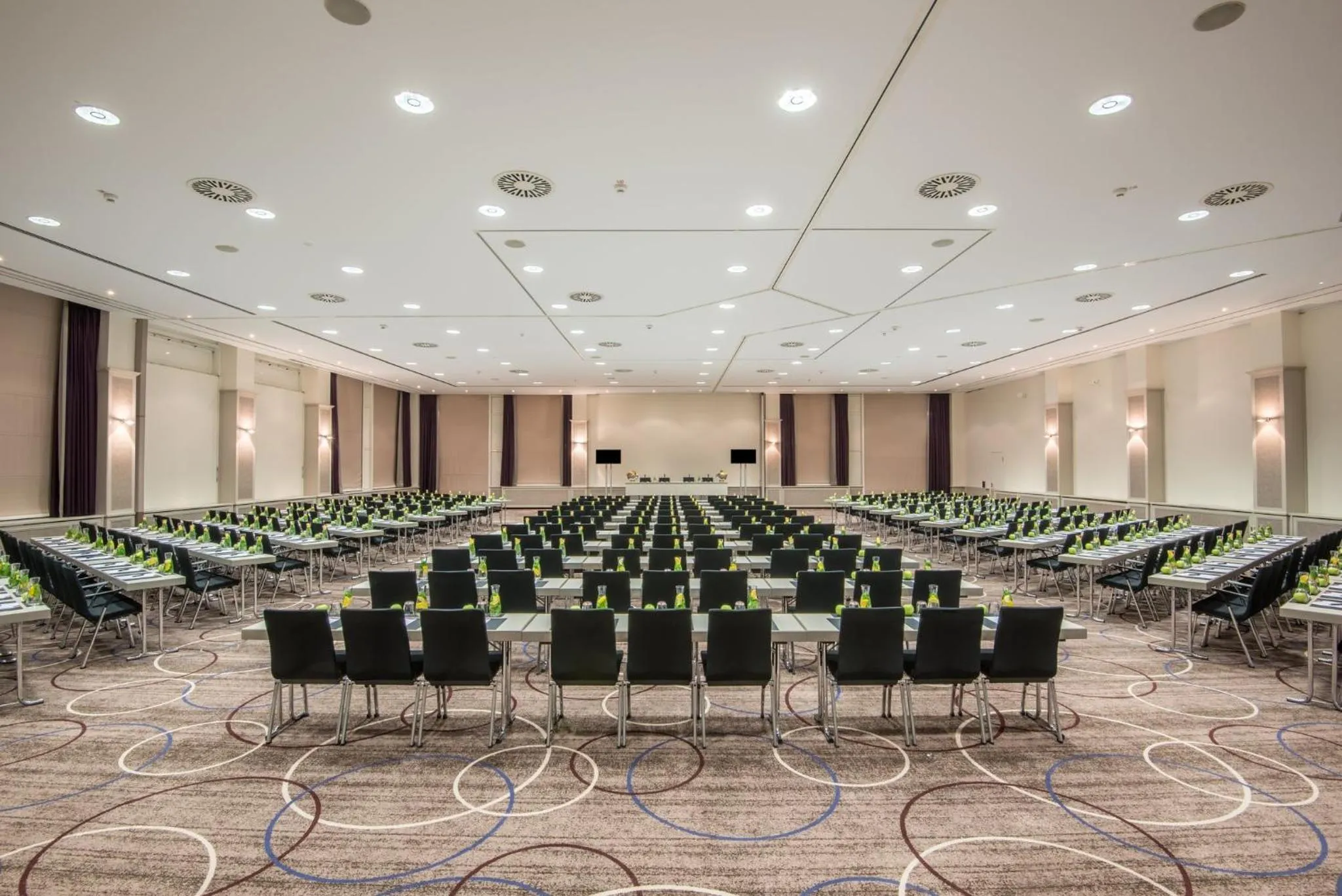 Meeting/conference room in Crowne Plaza Berlin City Centre Ku'damm by IHG