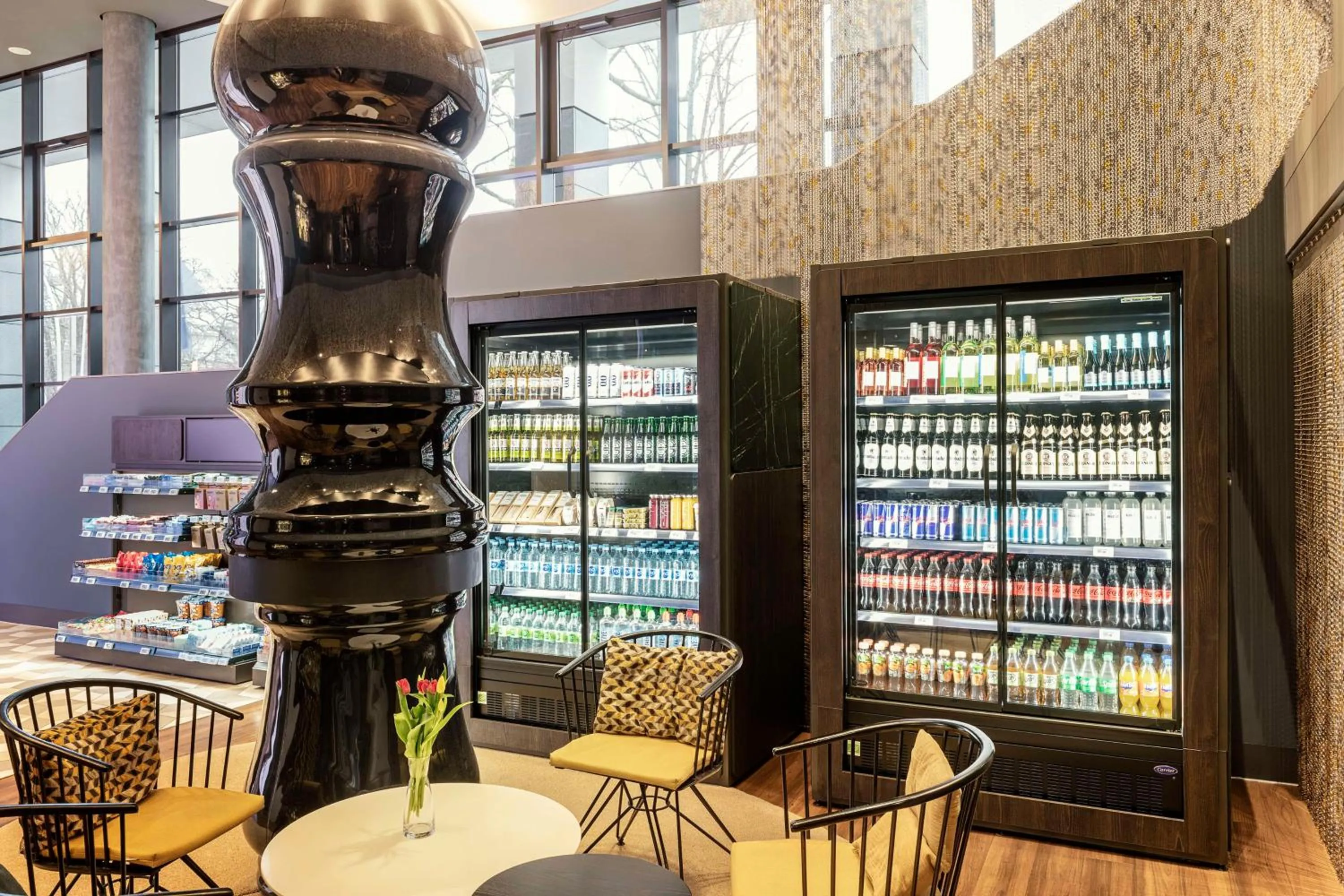 Lounge or bar in NH Berlin Alexanderplatz