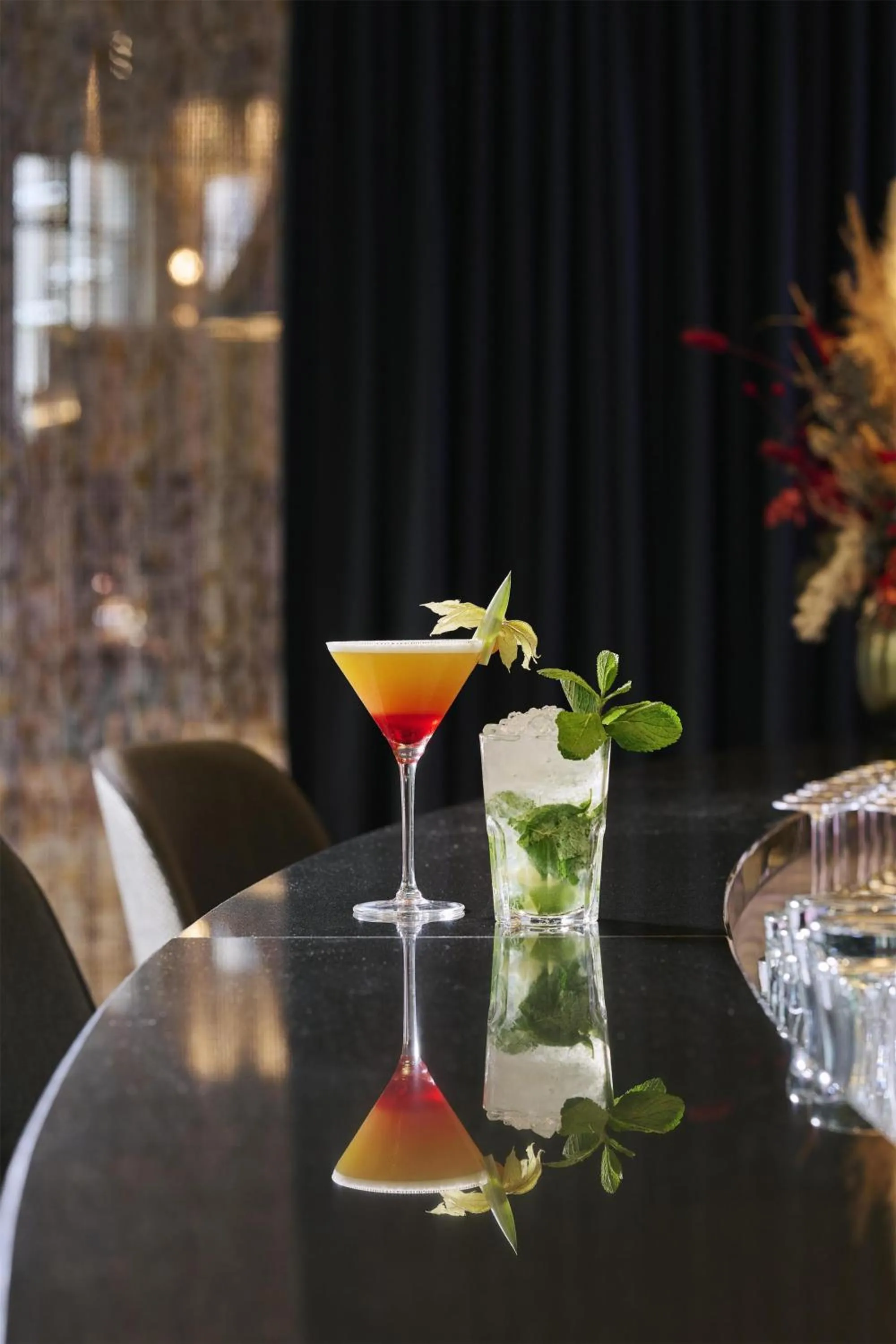 Lounge or bar in NH Berlin Alexanderplatz