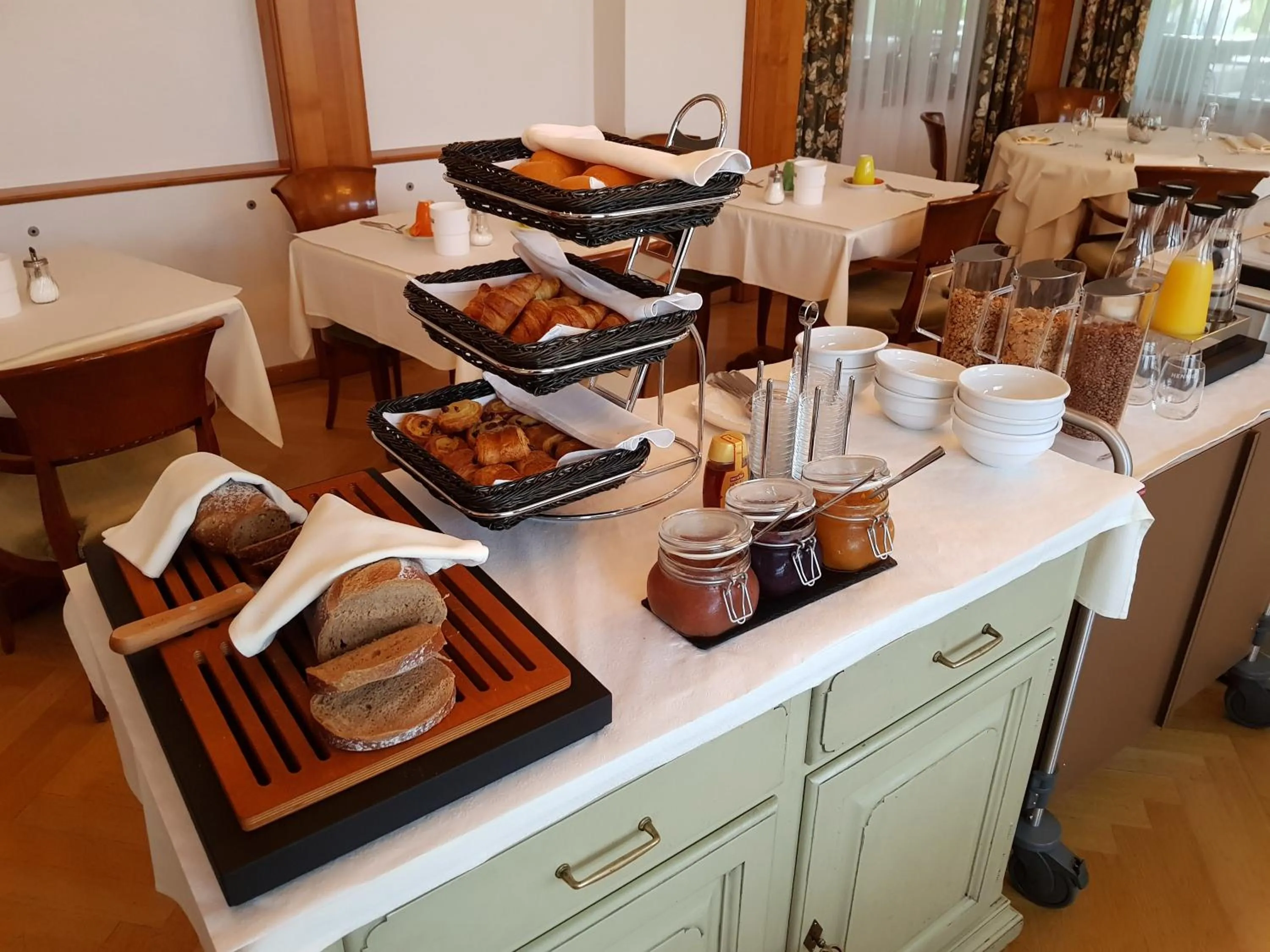 Breakfast in Hôtel Restaurant Cave Bel-Air