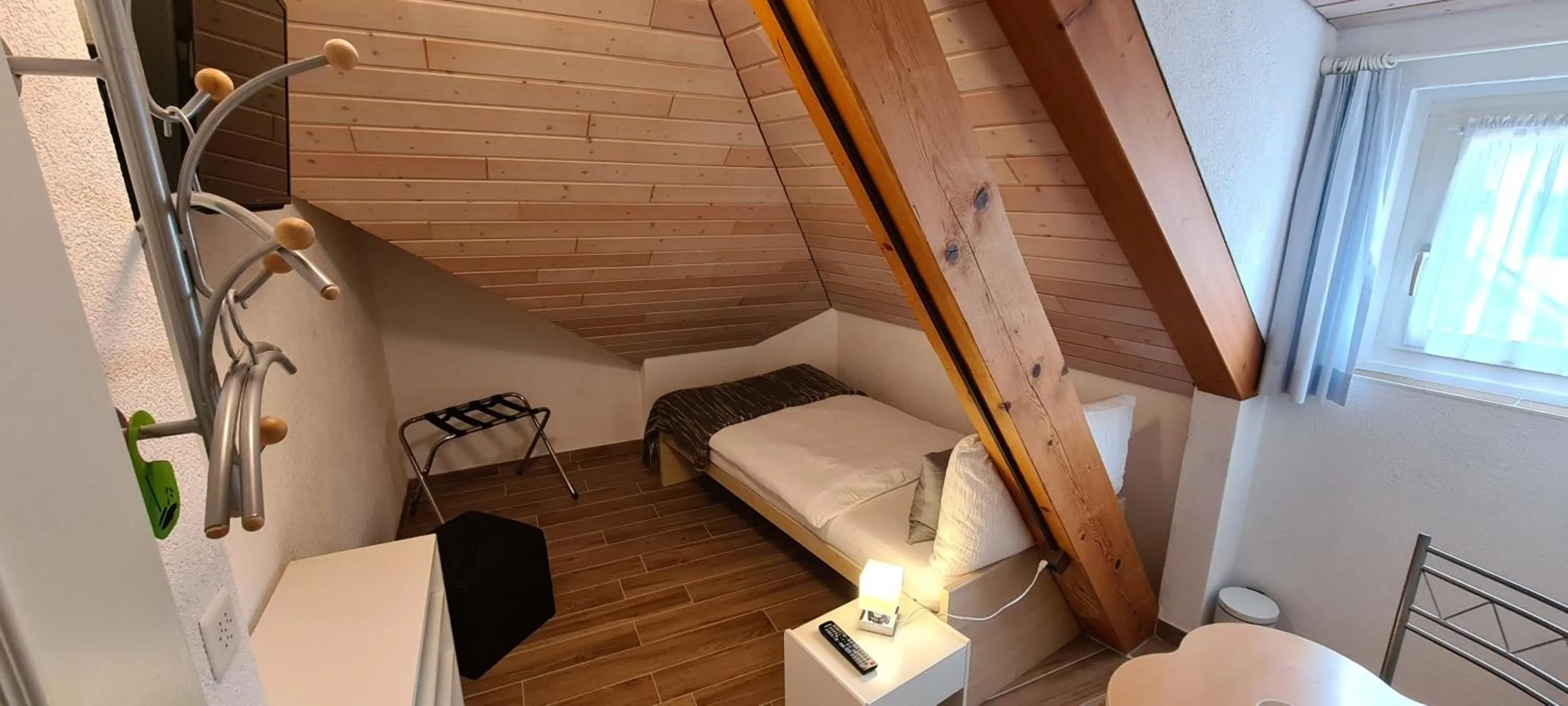 Bed in Hôtel Restaurant Cave Bel-Air