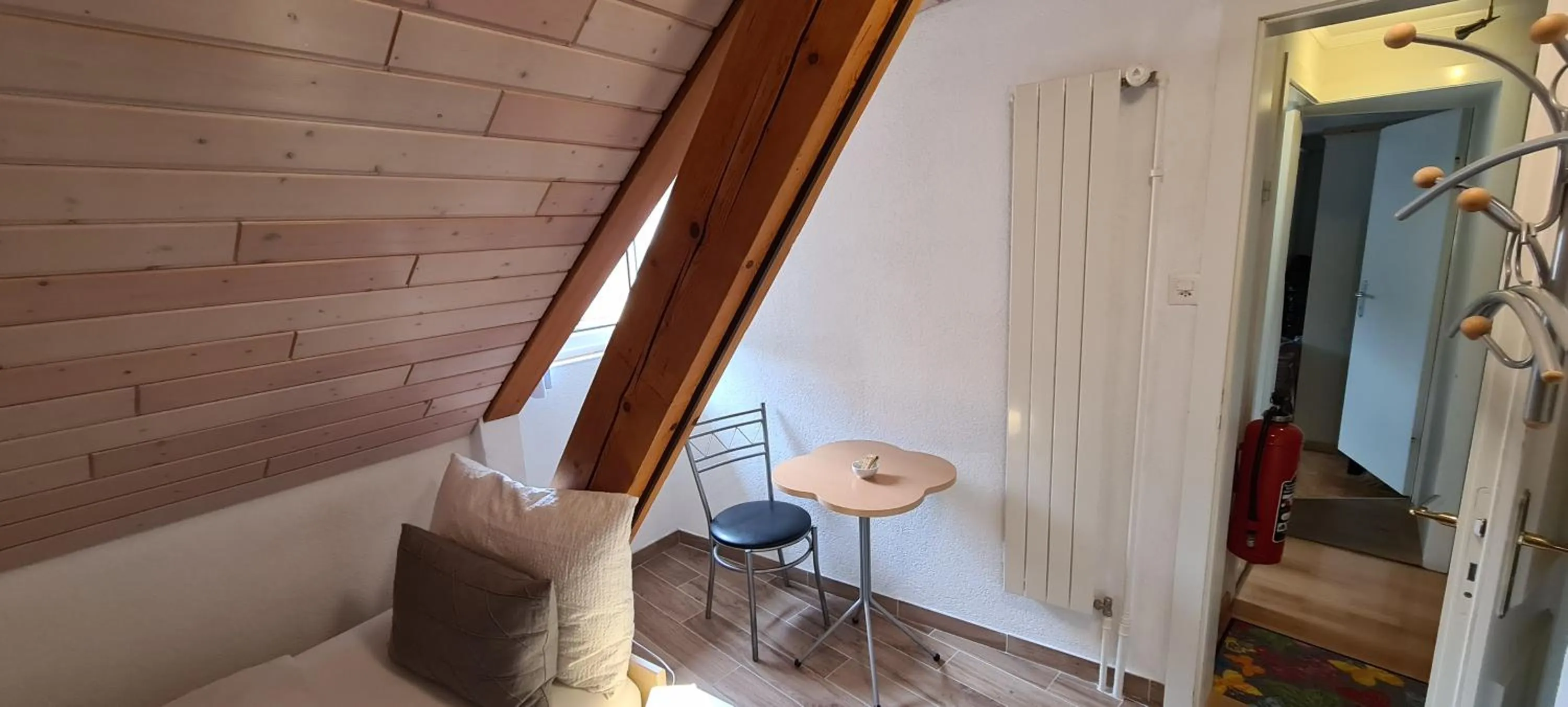 Photo of the whole room in Hôtel Restaurant Cave Bel-Air