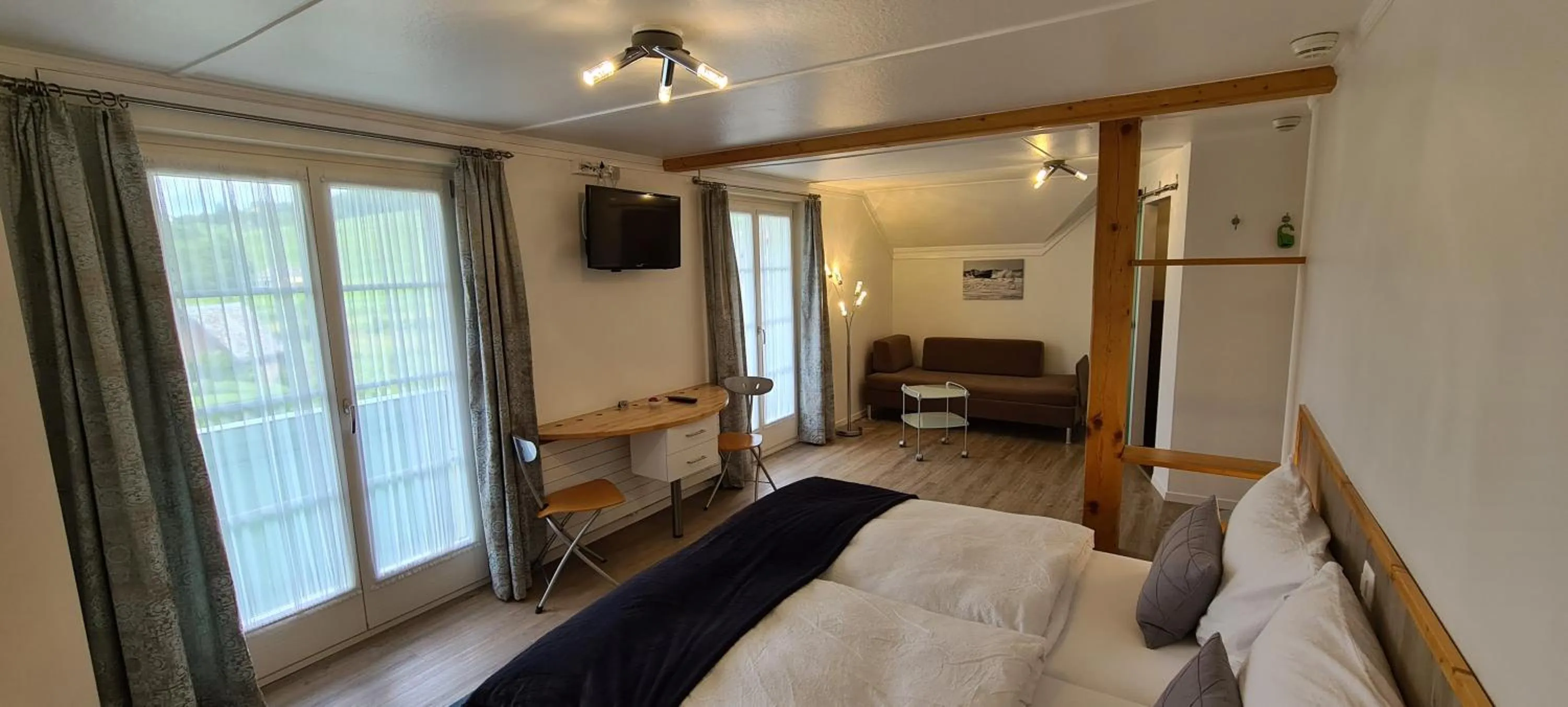 Photo of the whole room, Bed in Hôtel Restaurant Cave Bel-Air