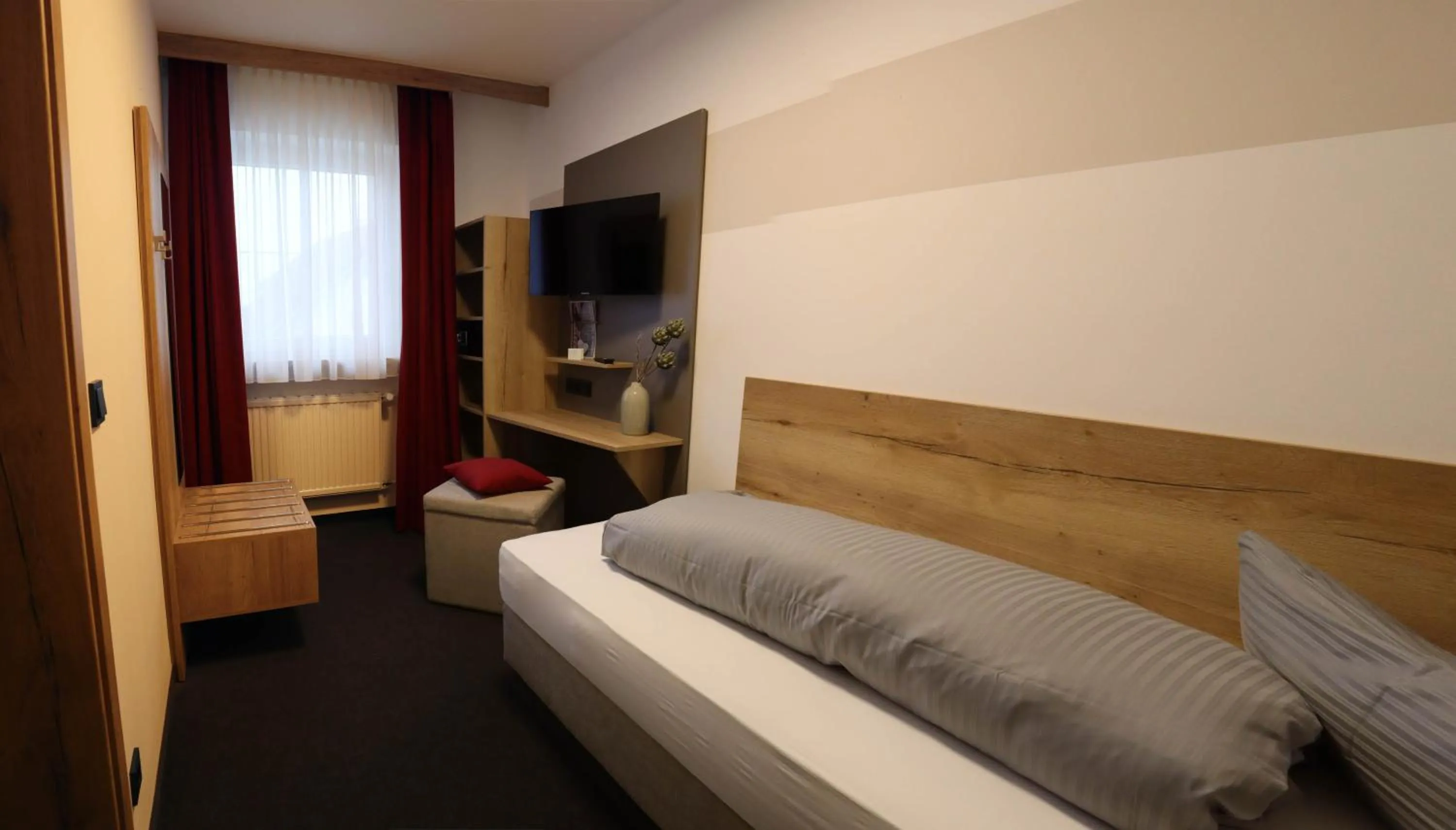 Photo of the whole room, Bed in Gasthof zur Brücke