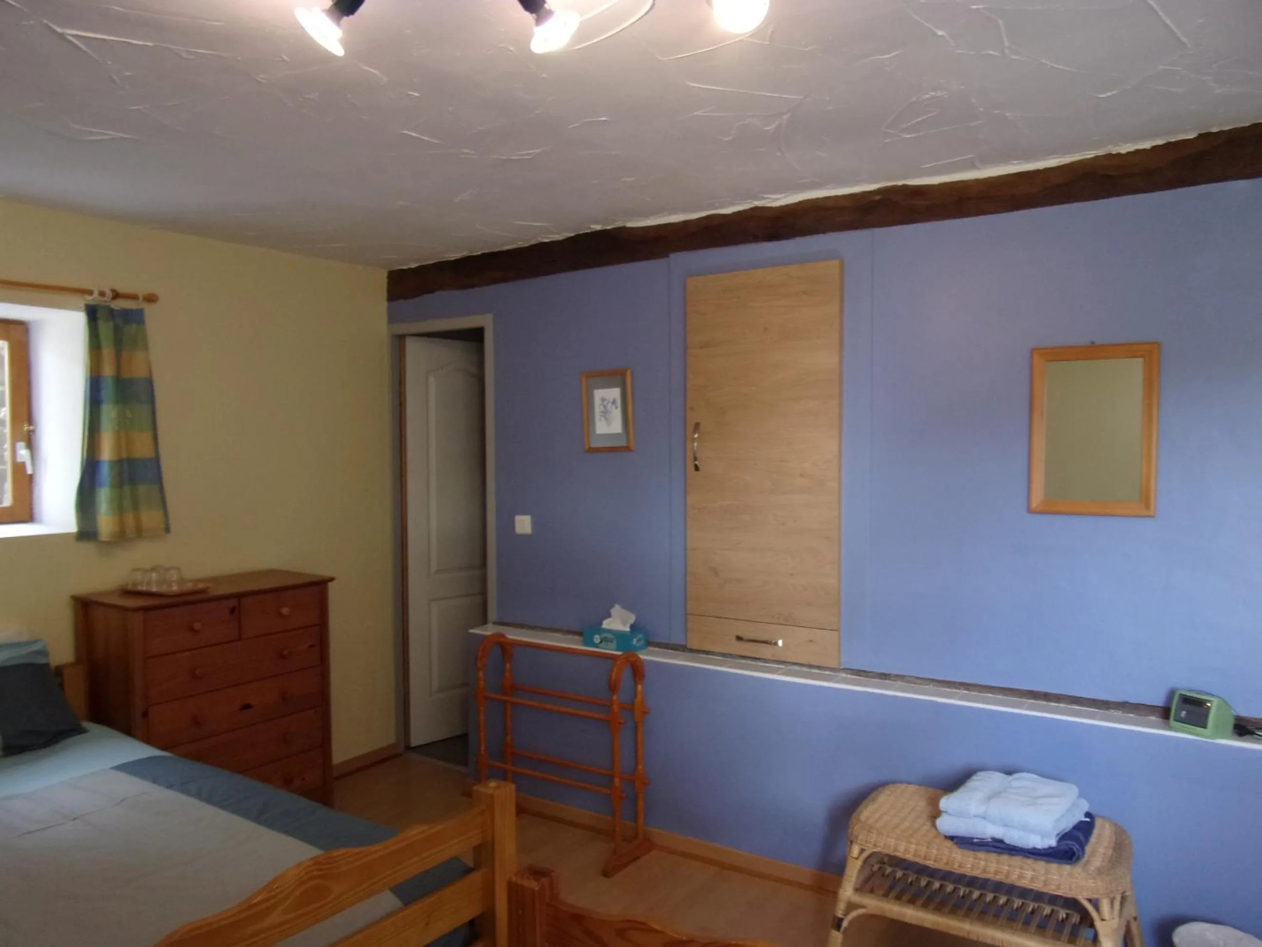 Decorative detail, Bed in Chambres d'Hôtes La Chouette