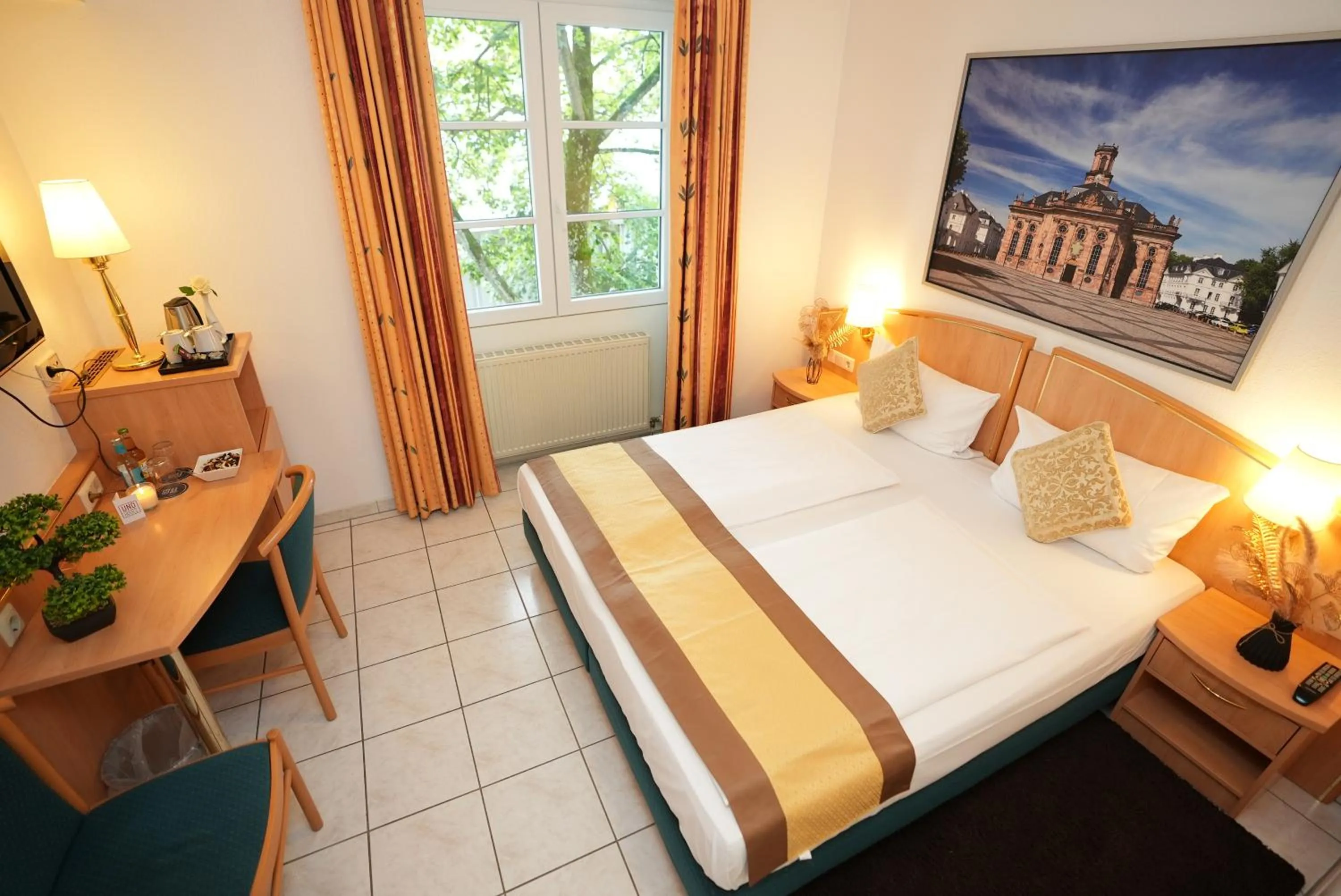 Bed in UNO Hotel Posthof Saarlouis