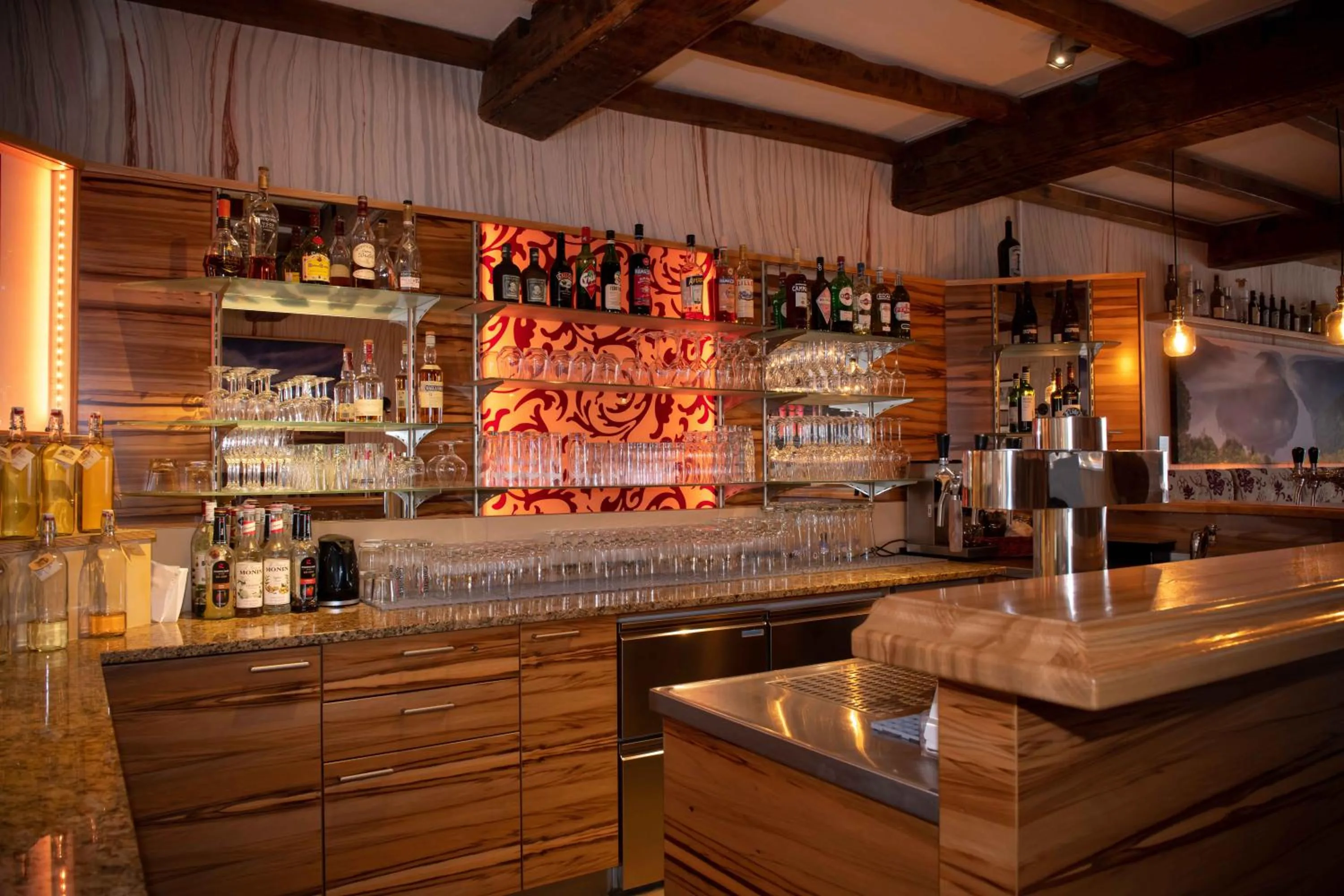 Communal lounge/ TV room in UNO Hotel Posthof Saarlouis