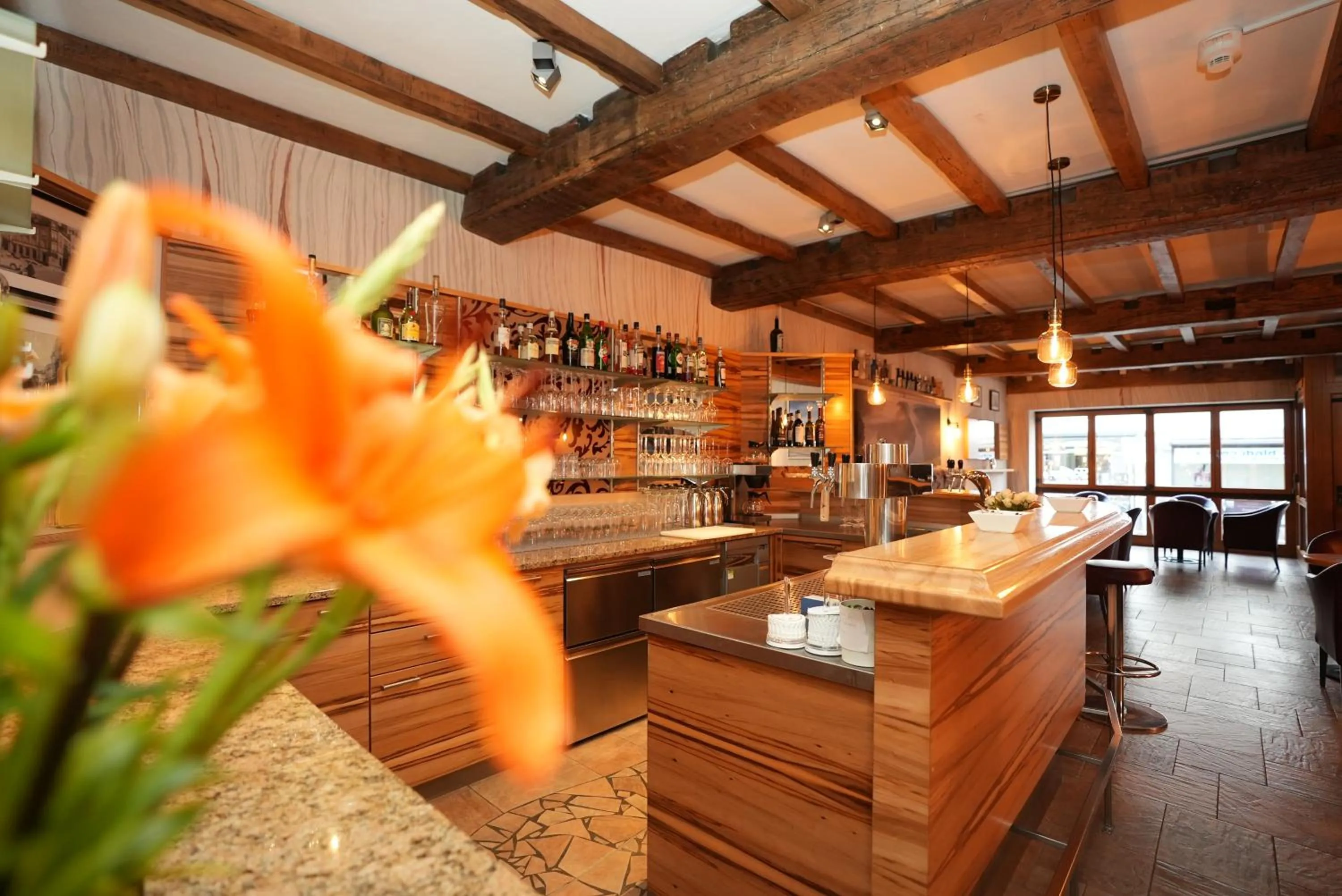 Communal lounge/ TV room in UNO Hotel Posthof Saarlouis