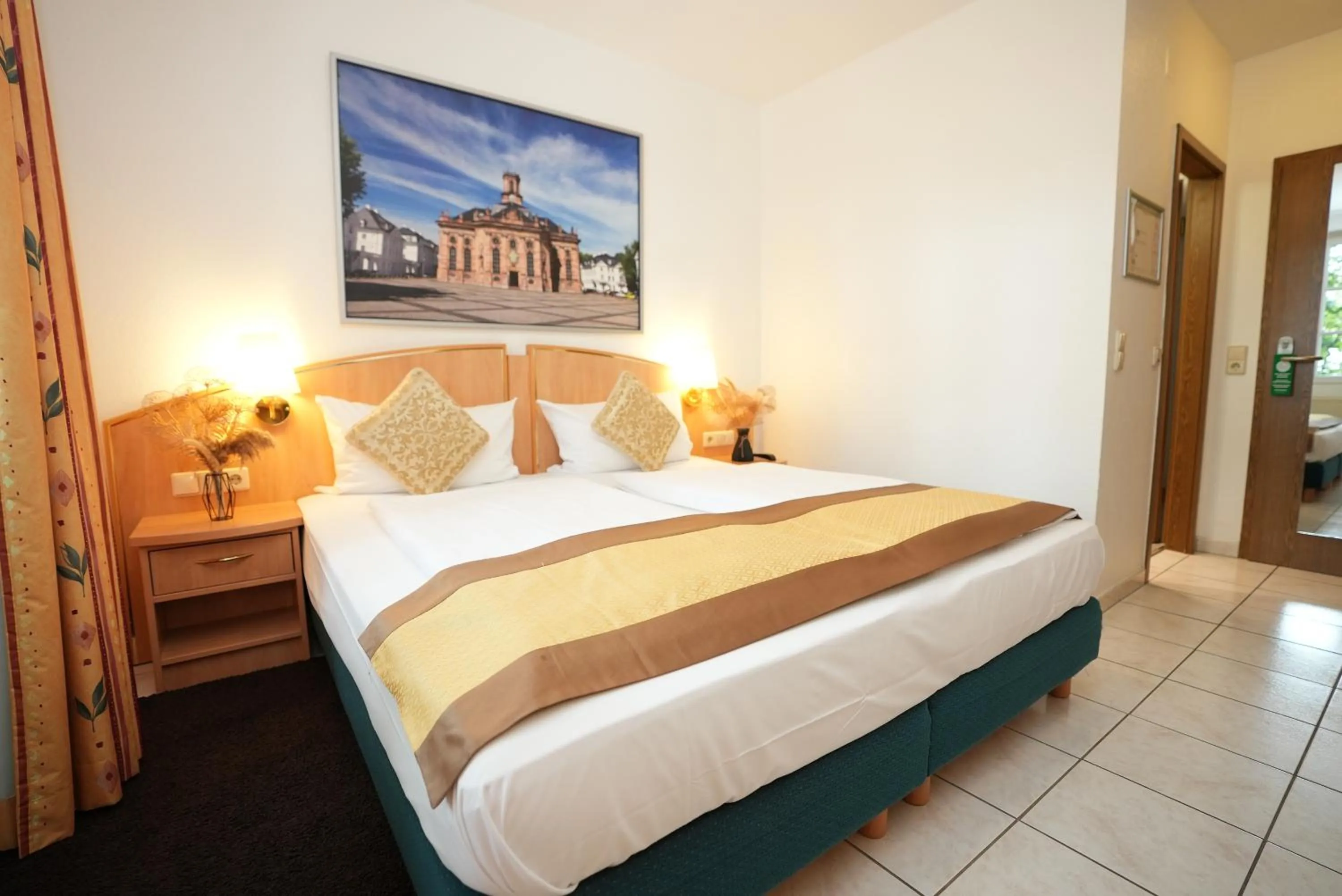 Bed in UNO Hotel Posthof Saarlouis