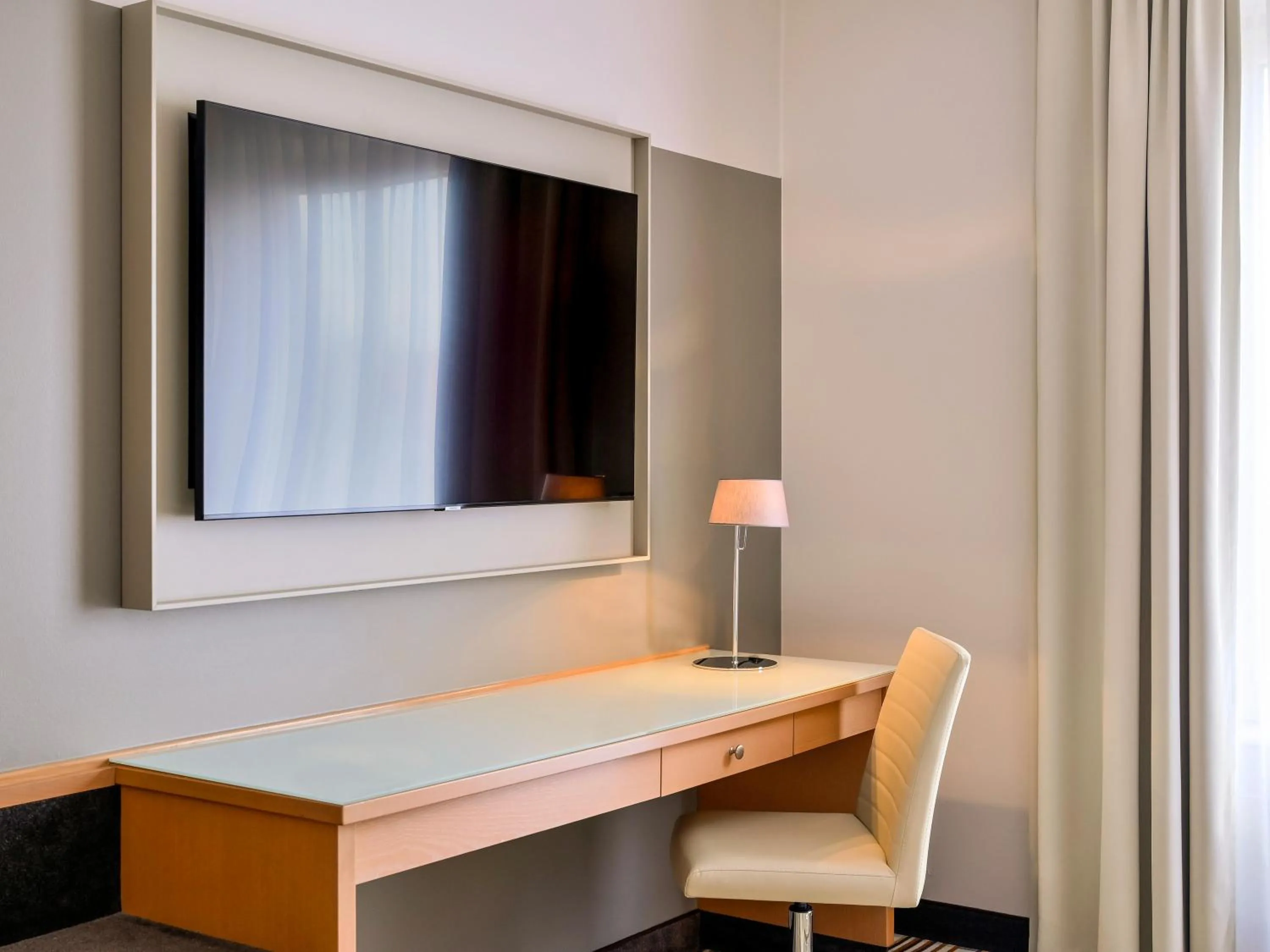 Photo of the whole room in Mercure Hannover Oldenburger Allee