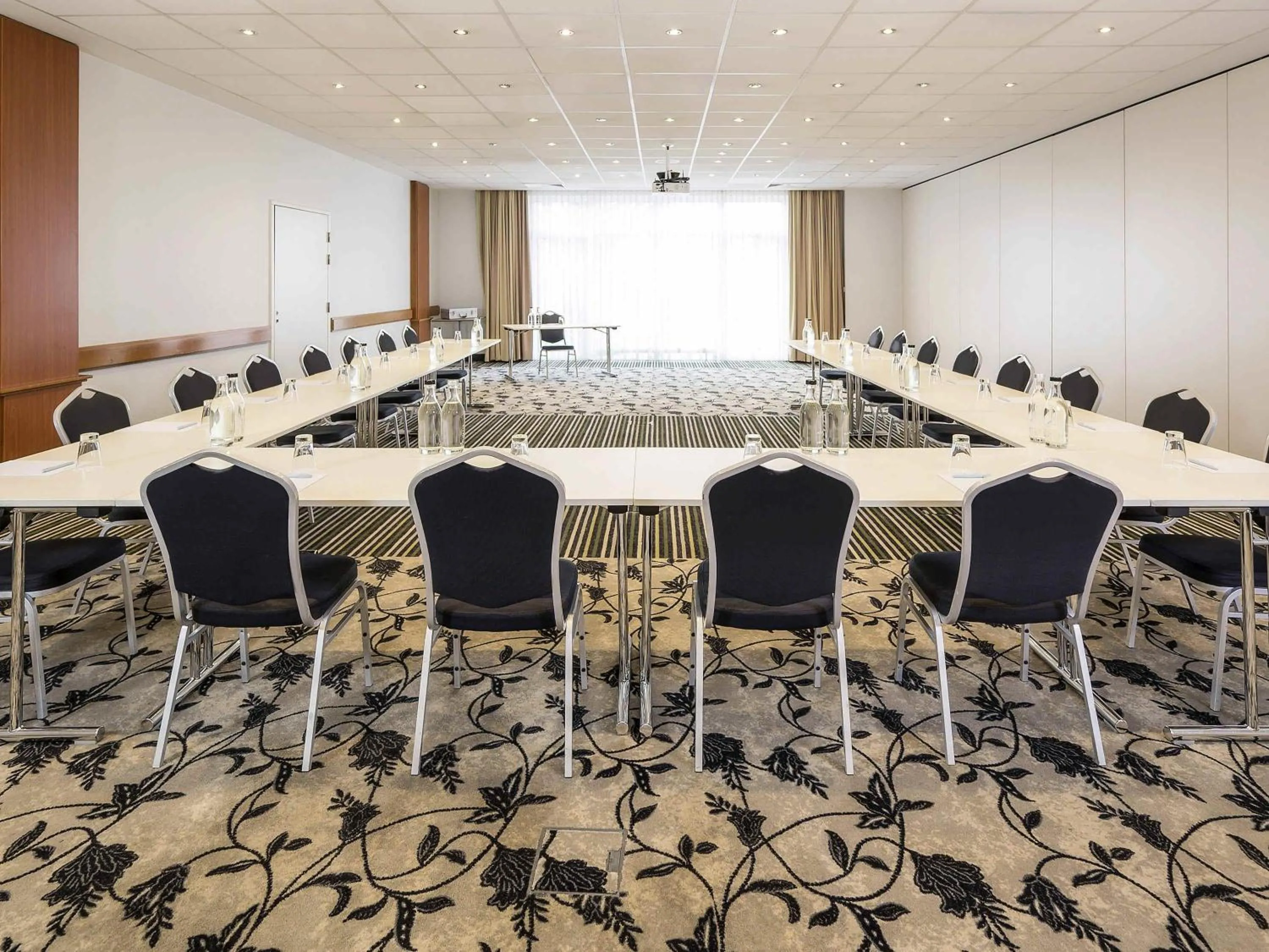 Meeting/conference room in Mercure Hannover Oldenburger Allee