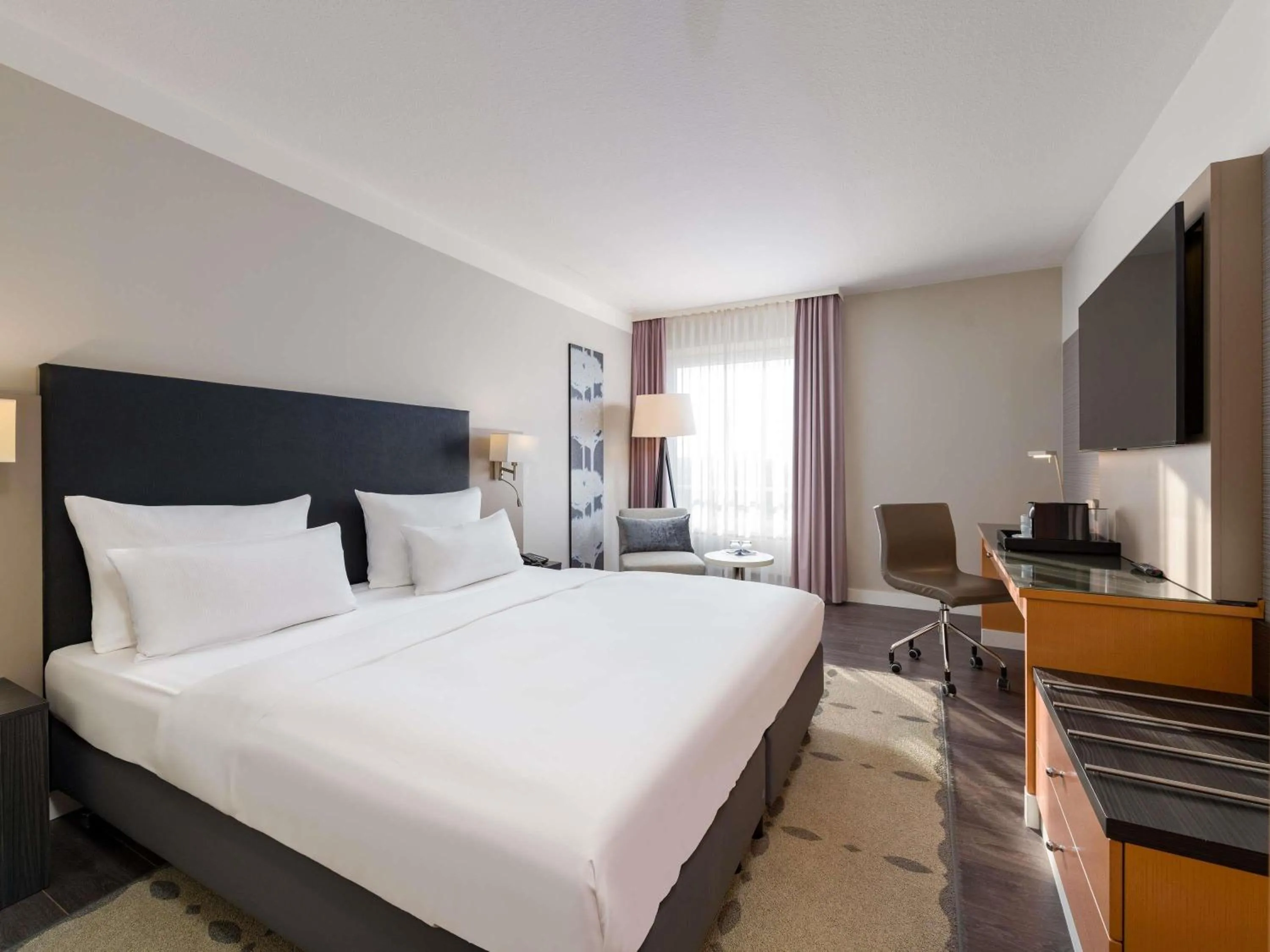 Bedroom, Bed in Mercure Hannover Oldenburger Allee