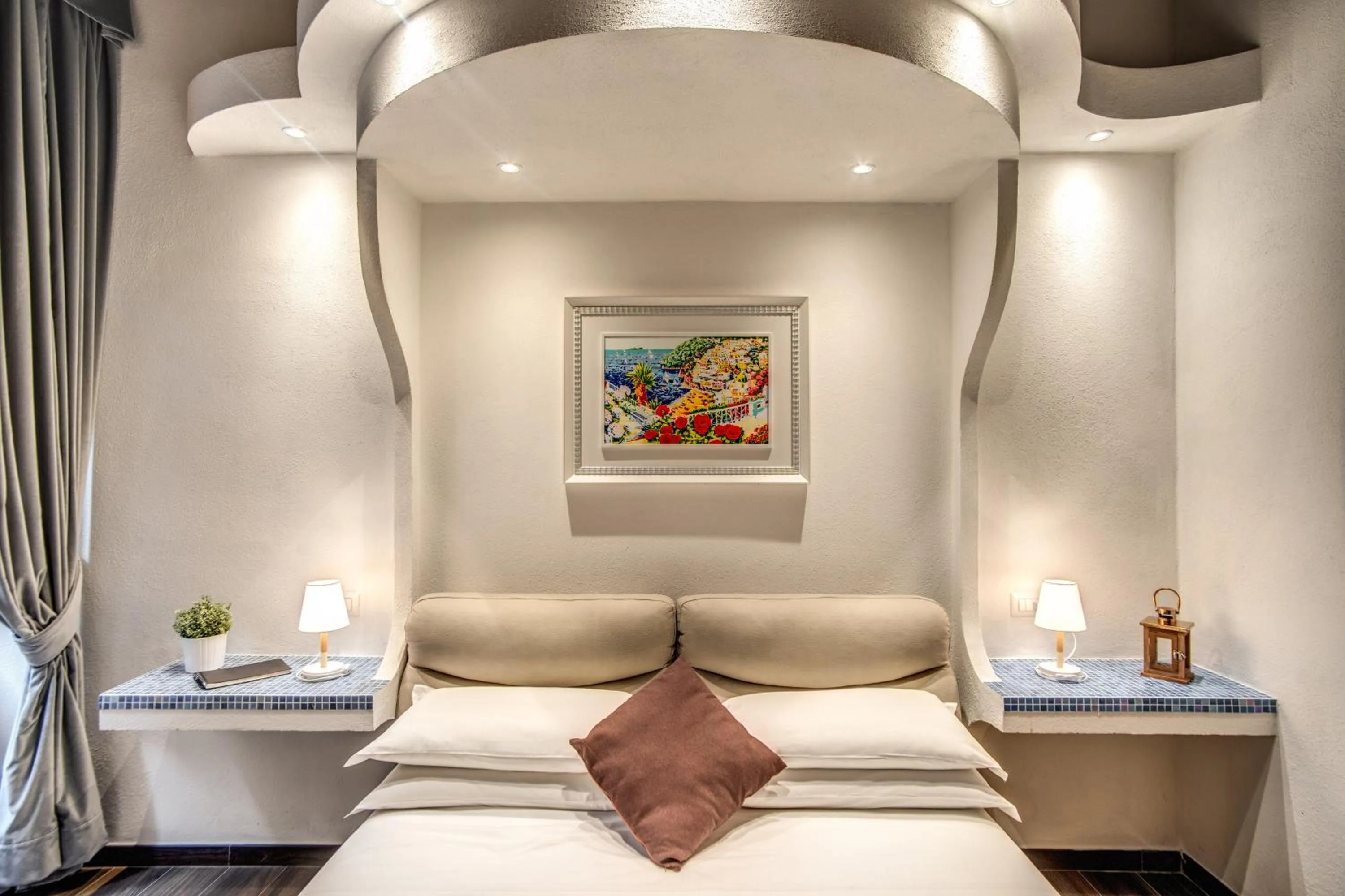 Bed in Tritone Top House