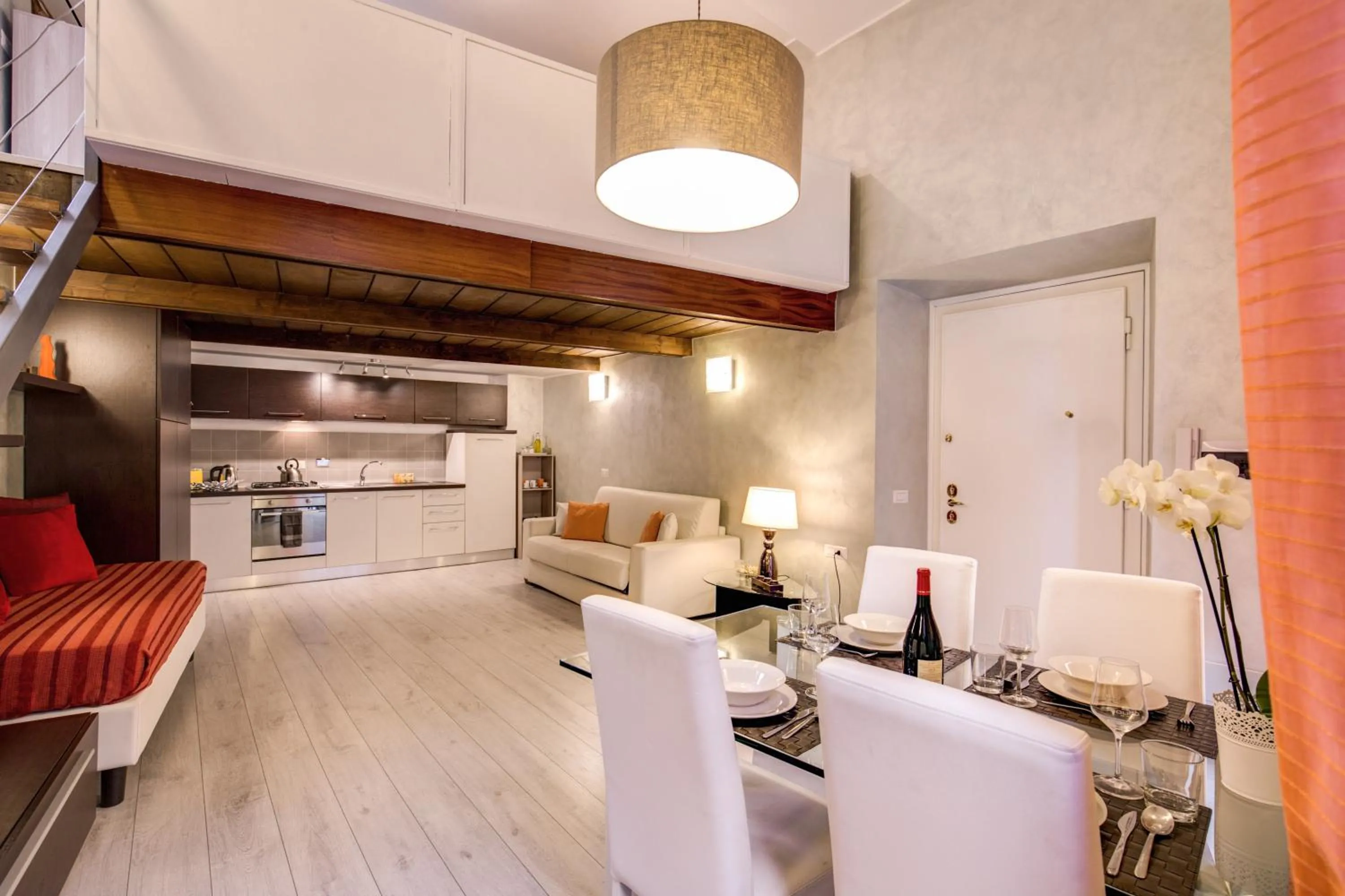 Living room, Bed in Tritone Top House