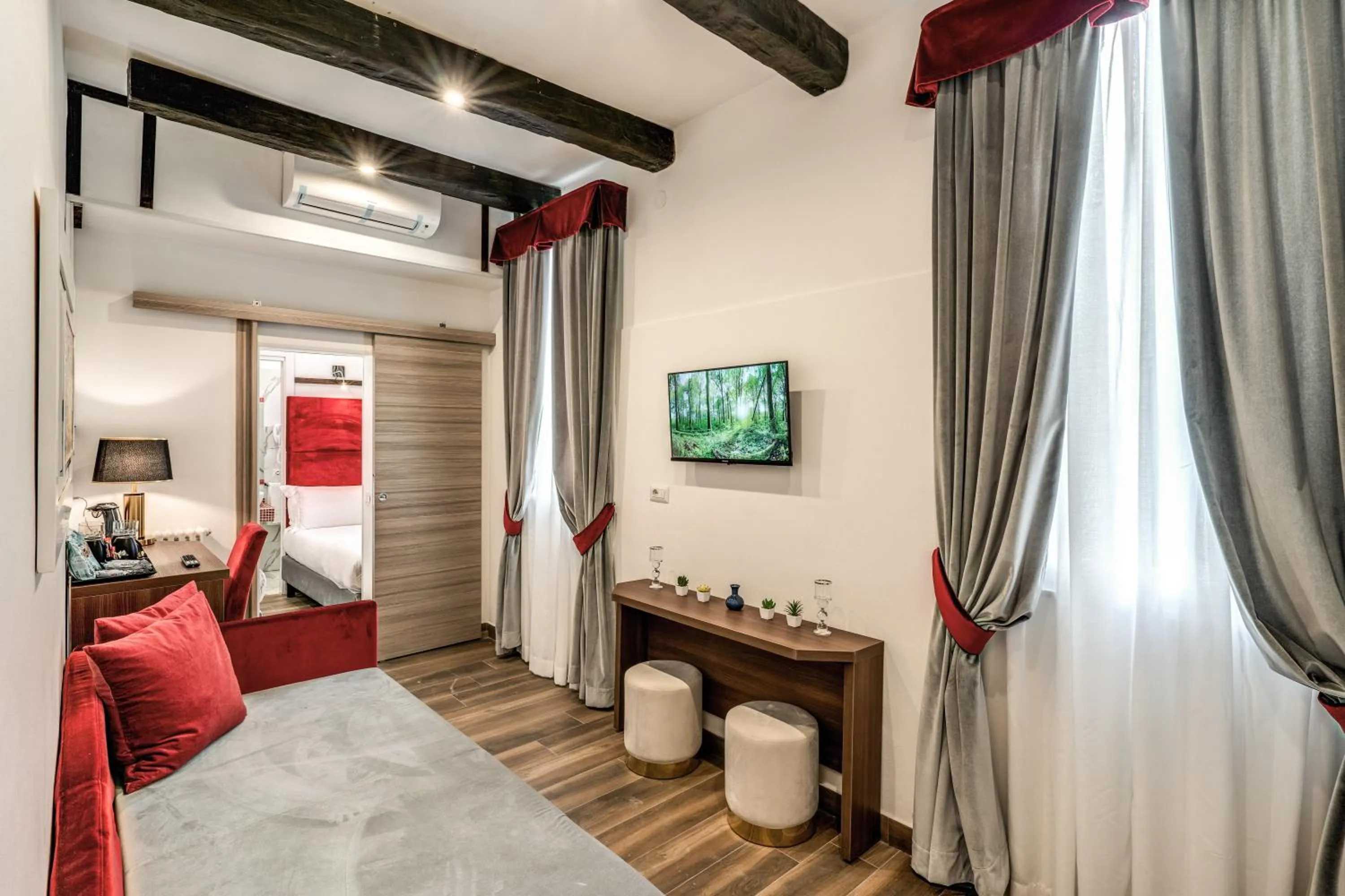 Bed in Tritone Top House