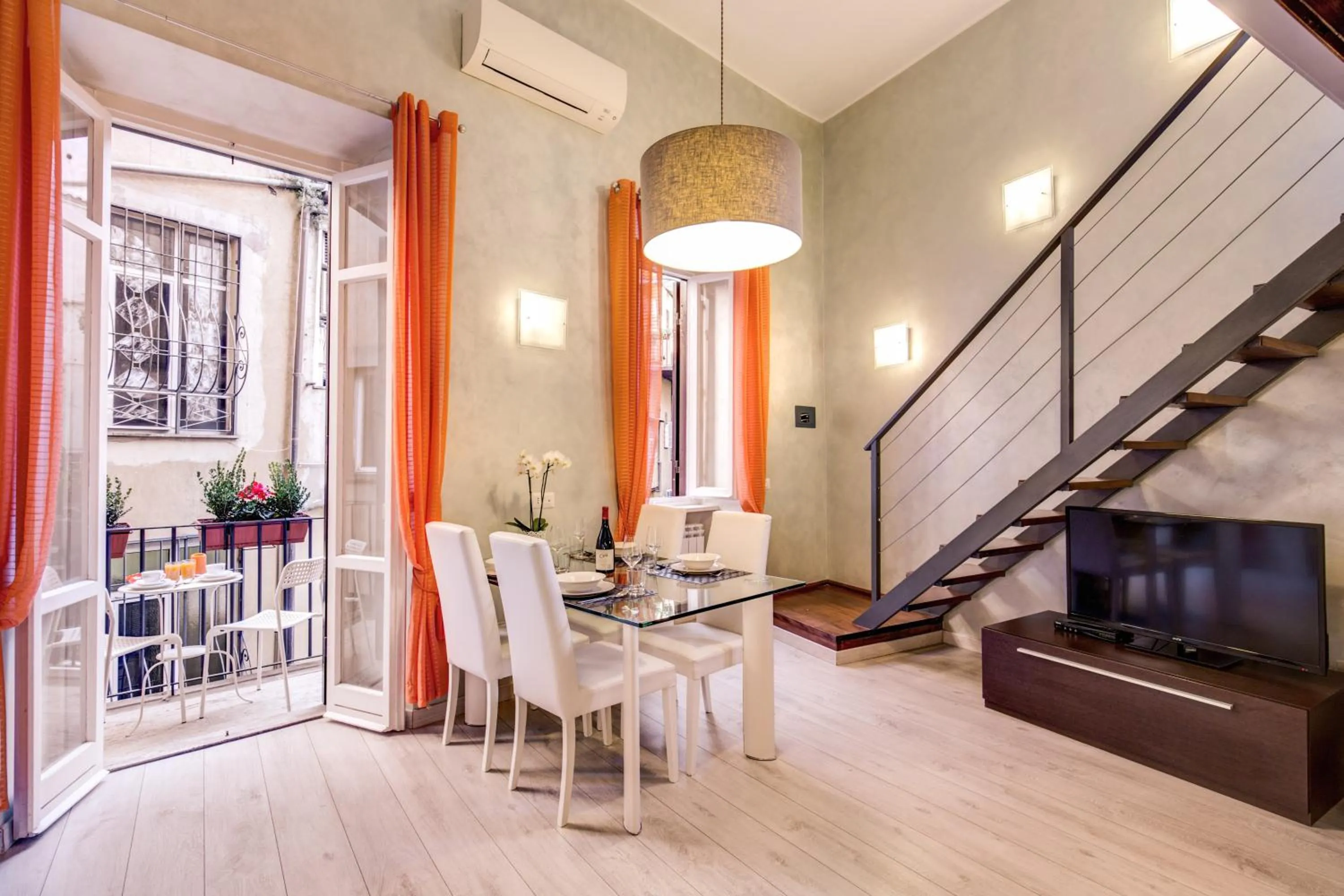 Living room in Tritone Top House