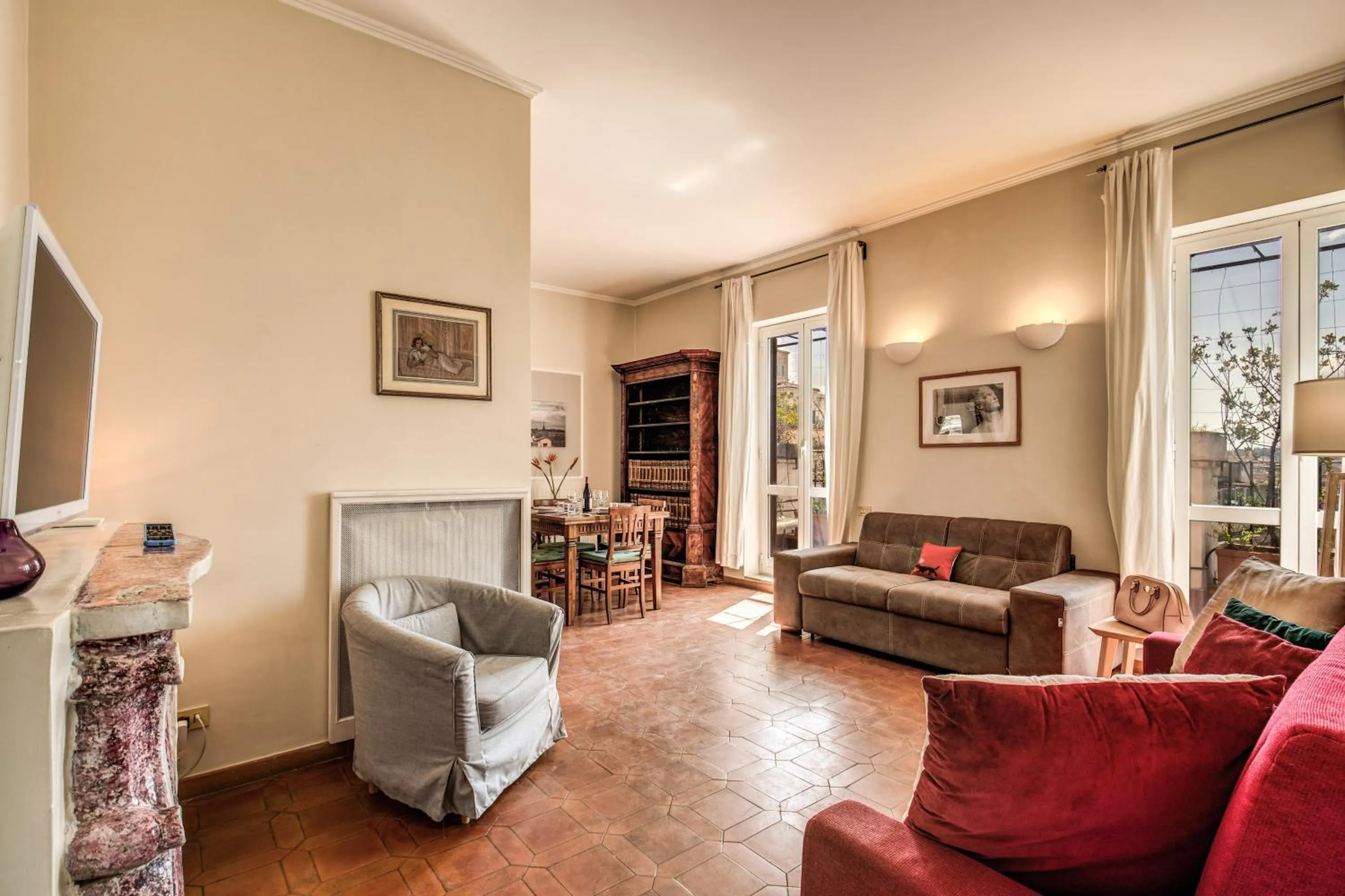 Living room in Tritone Top House