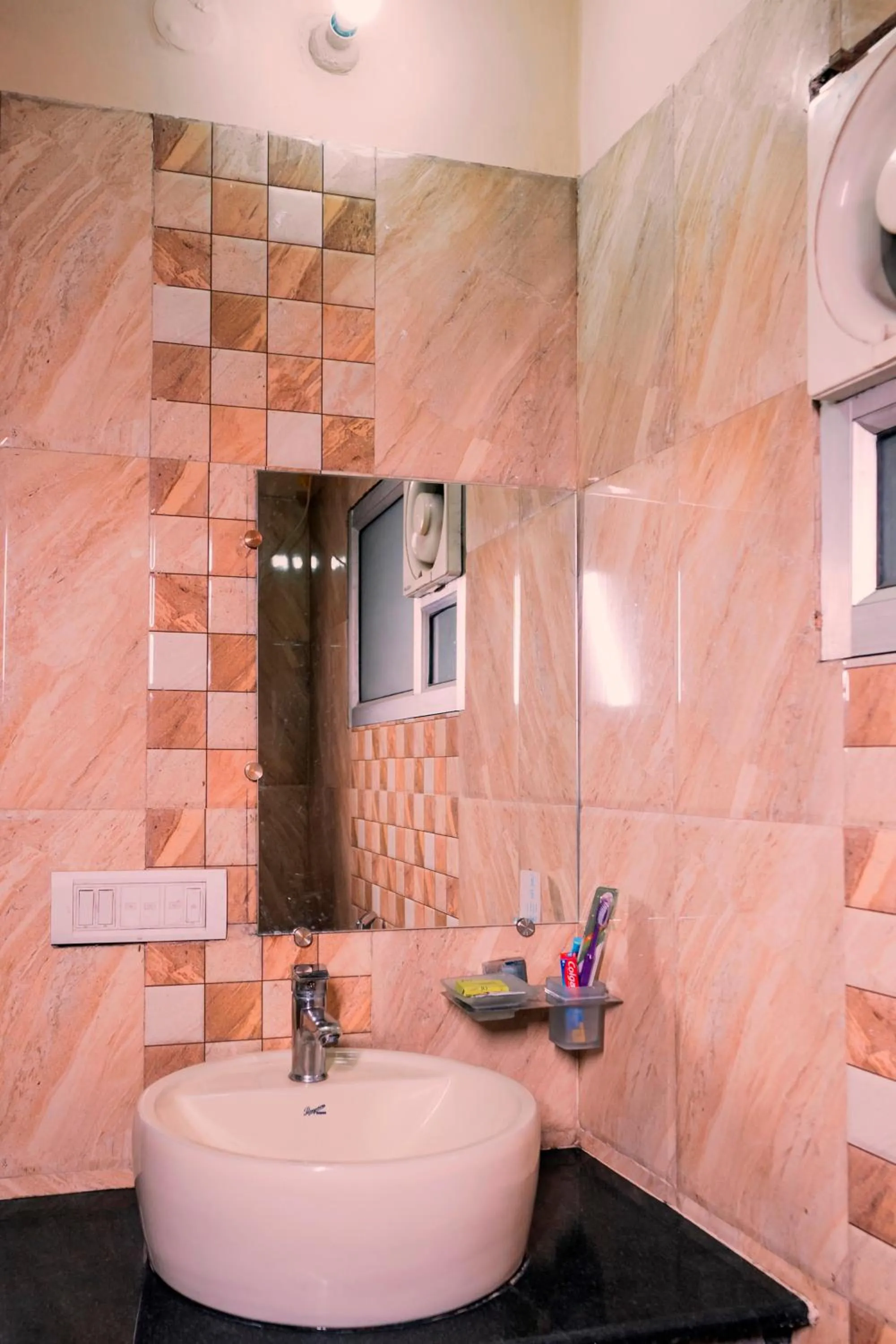 Shower in Hotel DiDi International