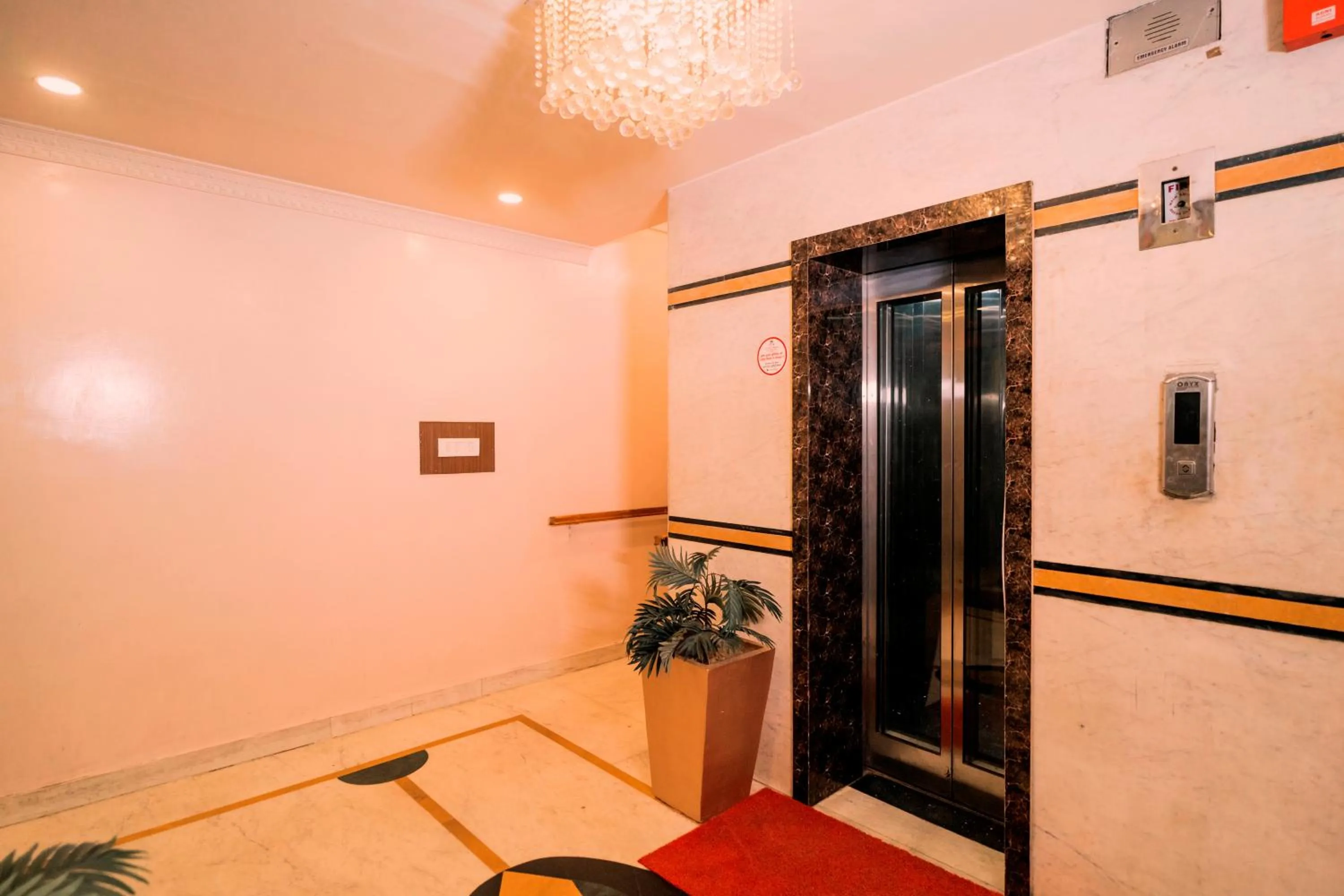 elevator in Hotel DiDi International