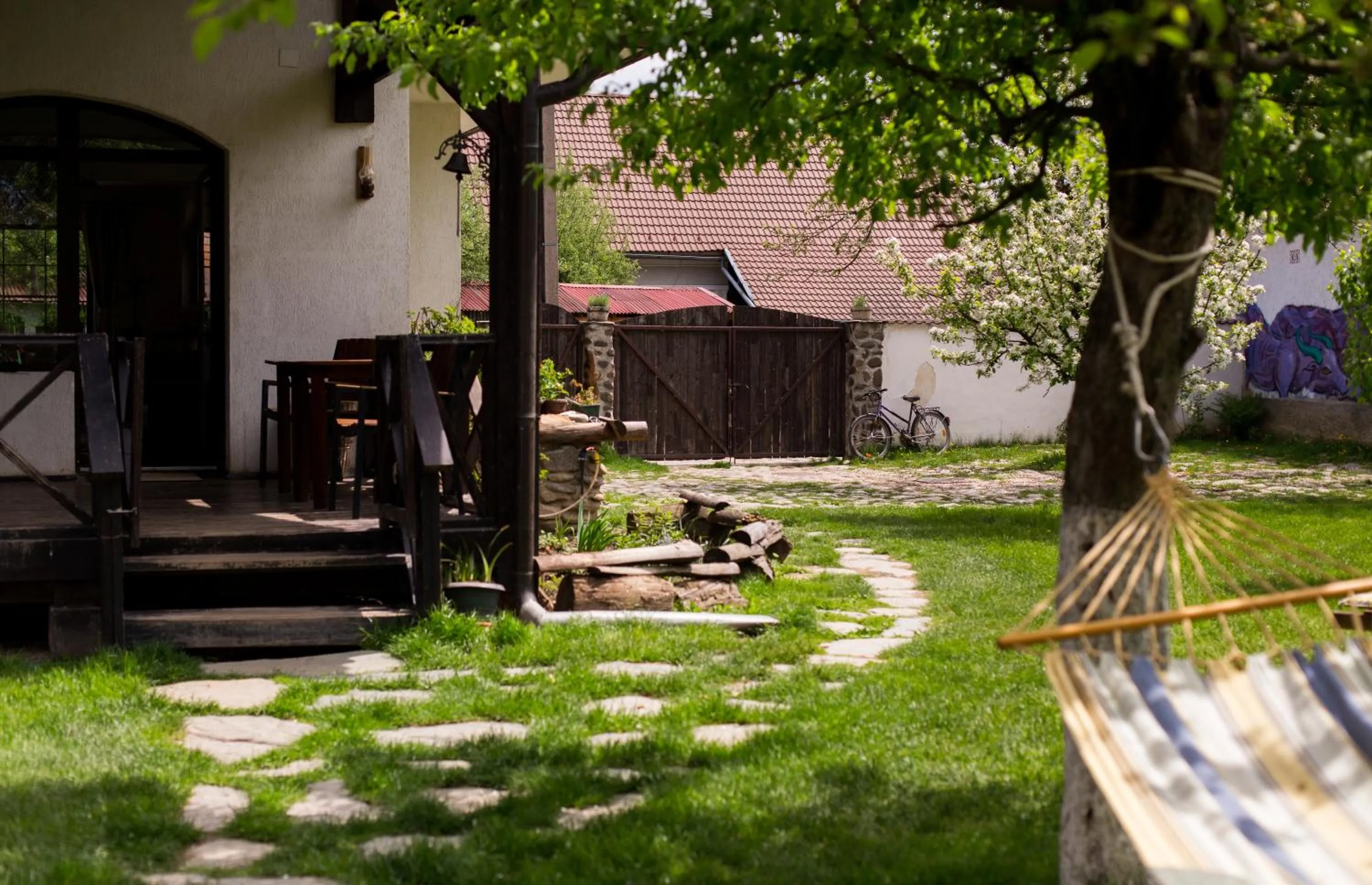 Garden in Casa Mosului - Transfăgărășan Bed & Breakfast