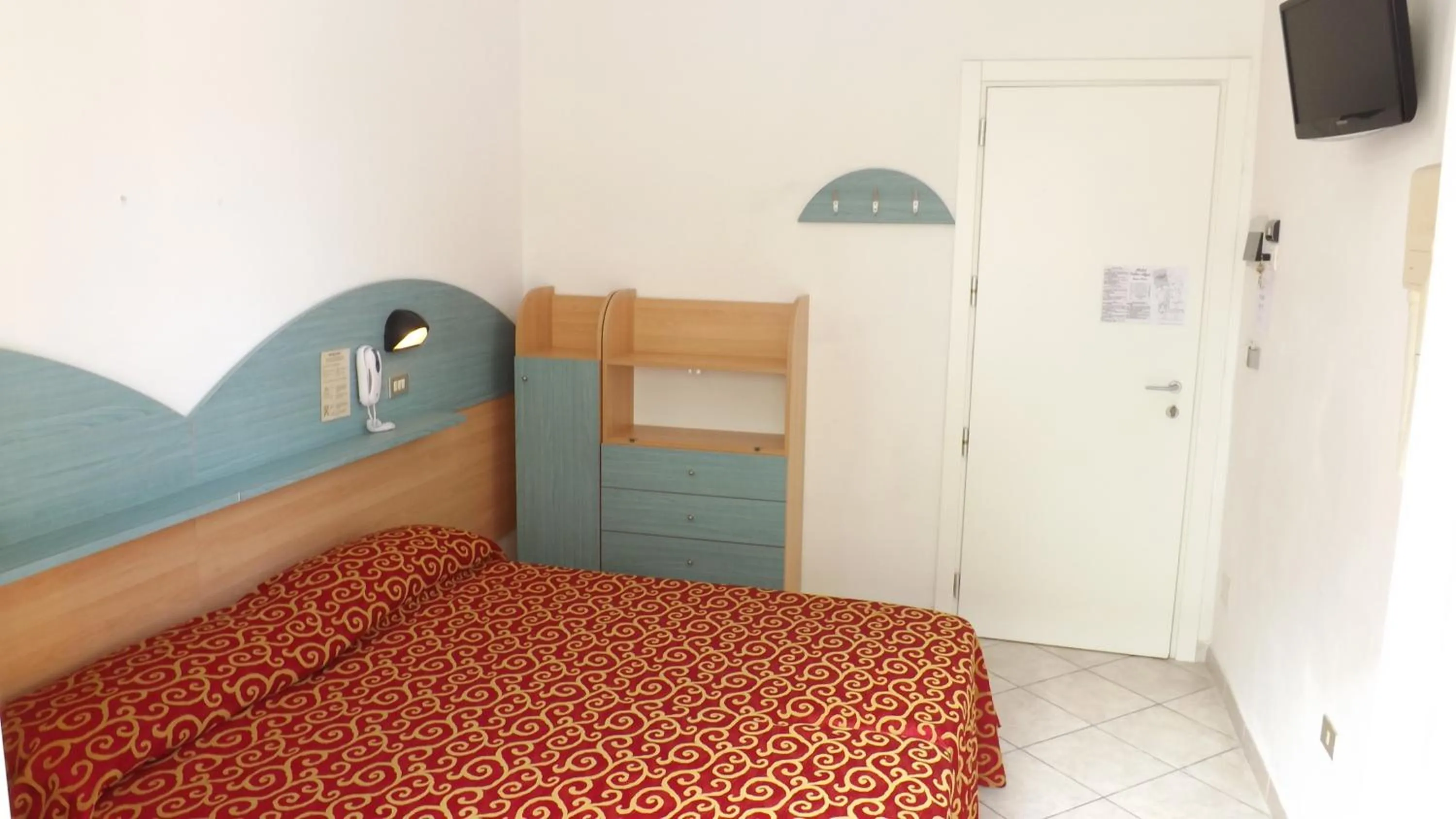 Photo of the whole room, Bed in Hotel Alga