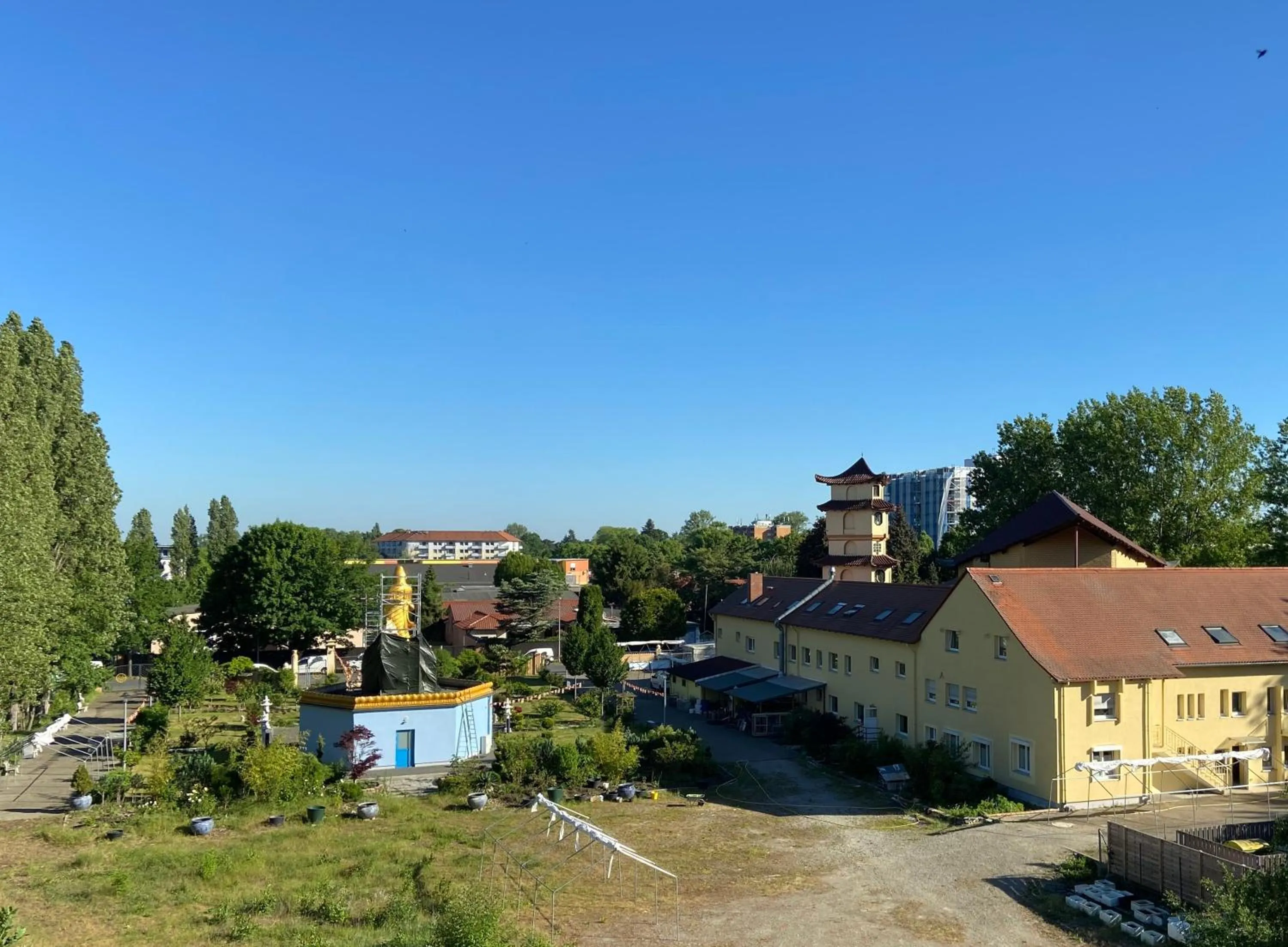 Quiet street view in Median Hotel Hannover Messe