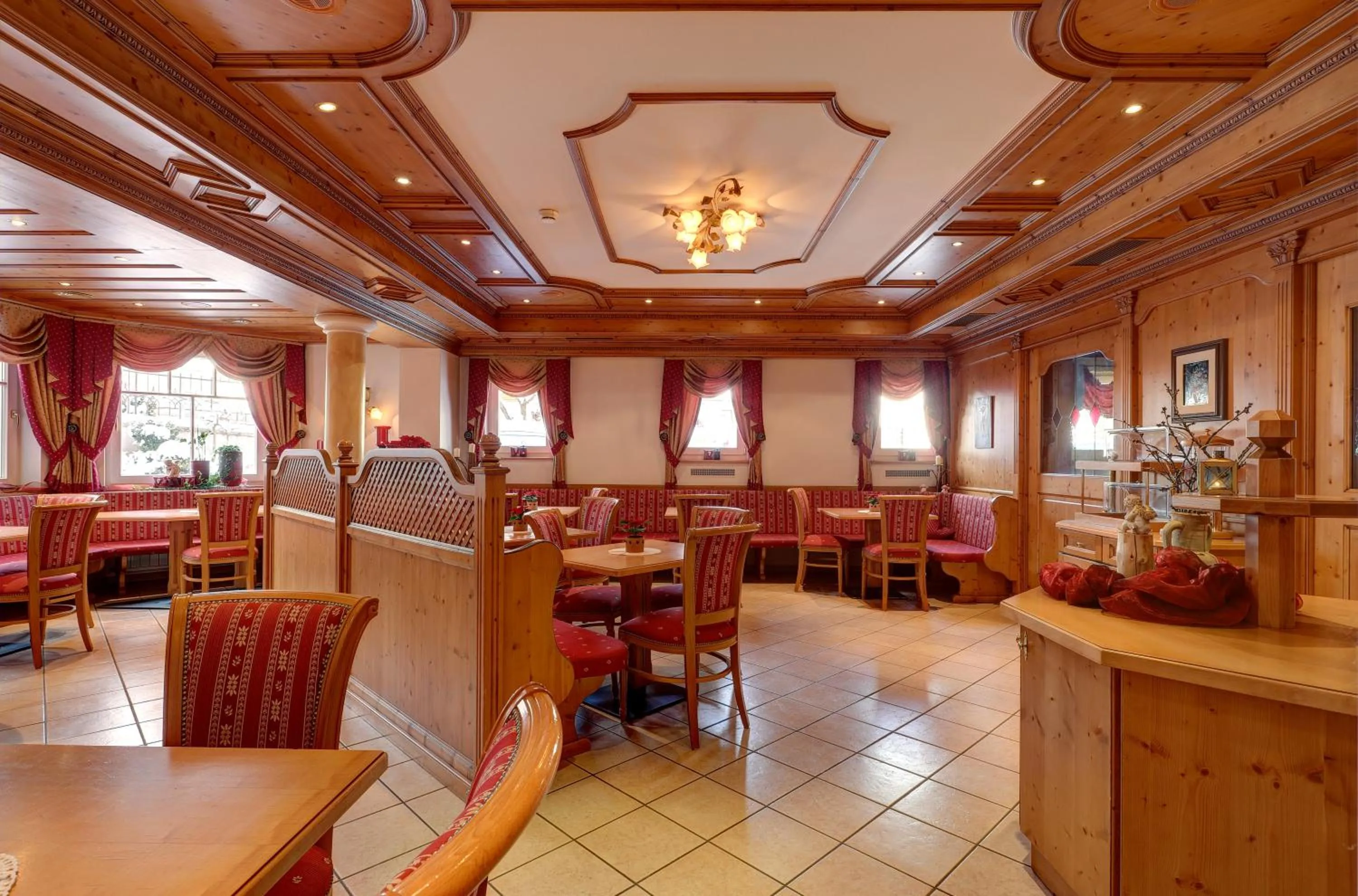 Restaurant/places to eat in Hotel Garni Schneider