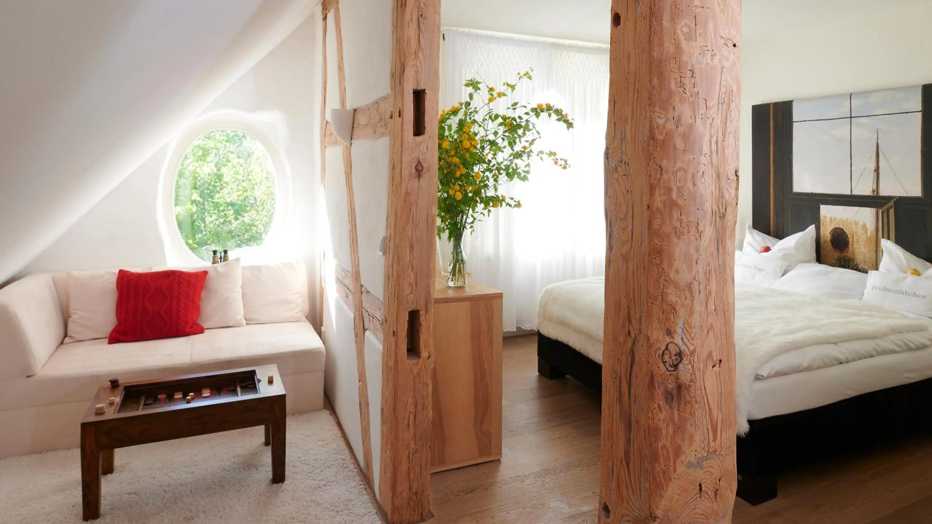 Bed in Kavaliershaus Schloß Blücher am Finckenersee