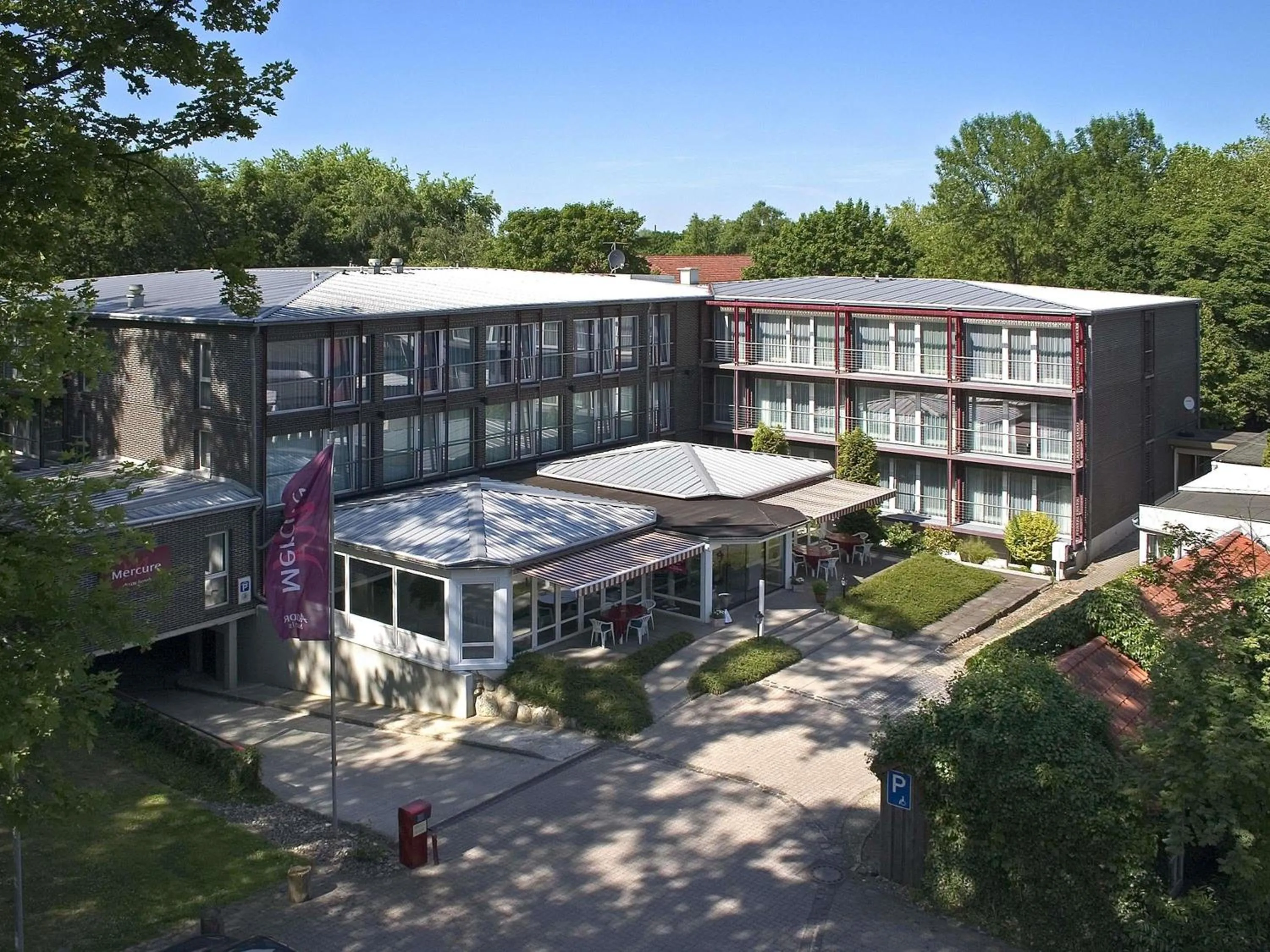 Property building in Mercure Hotel am Entenfang Hannover