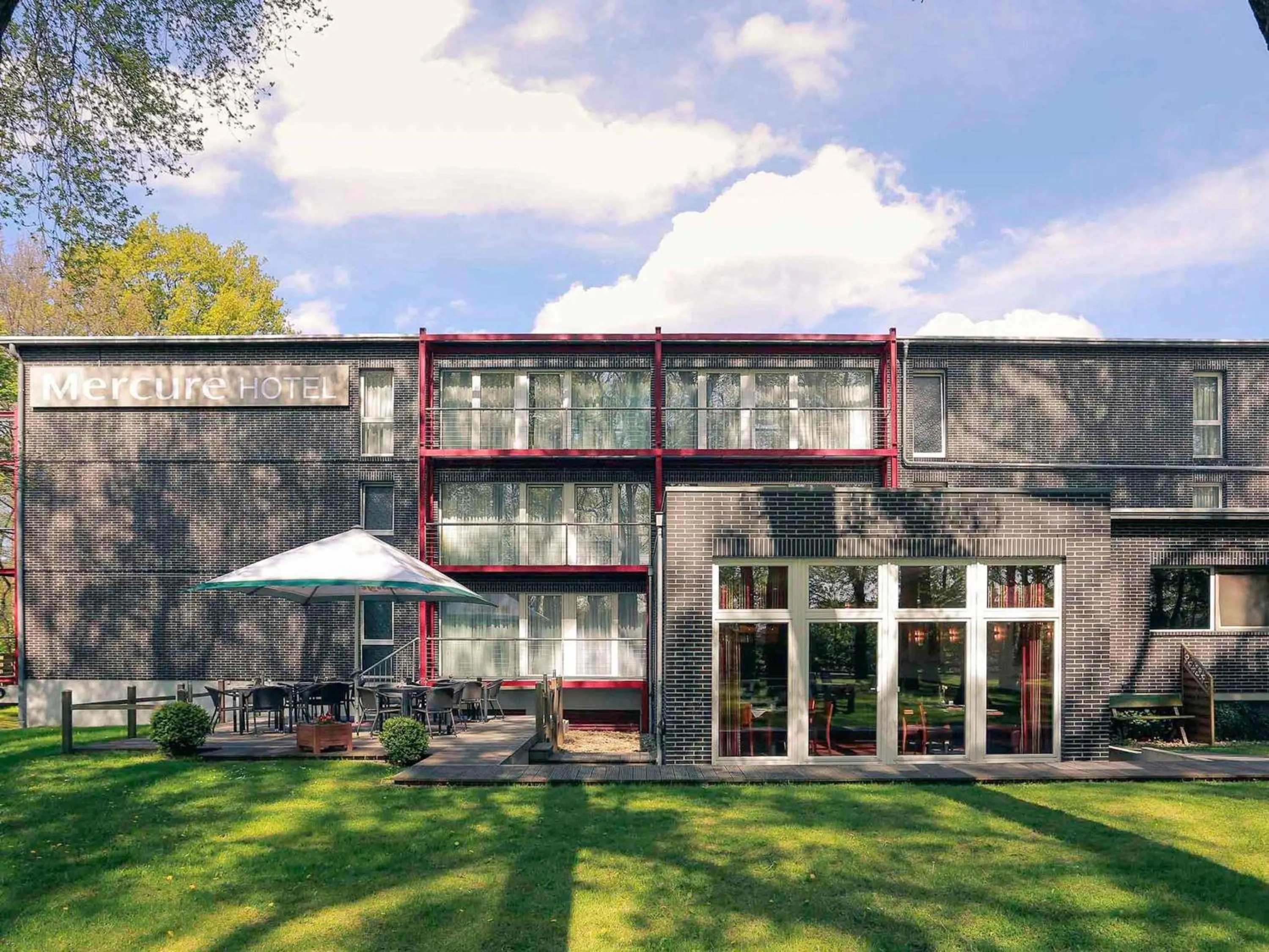 Property building in Mercure Hotel am Entenfang Hannover