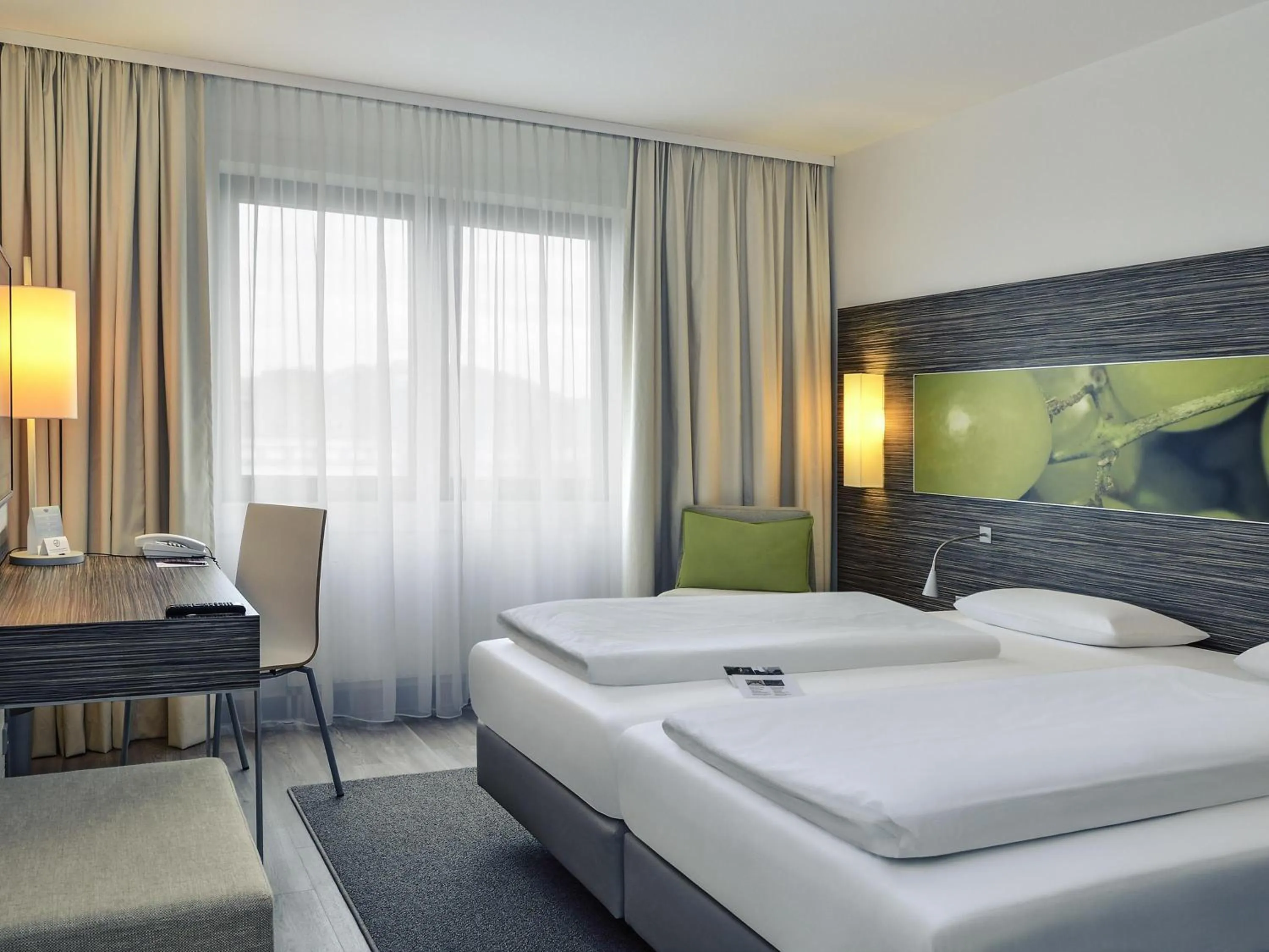 Bedroom, Bed in Mercure Hotel Koblenz