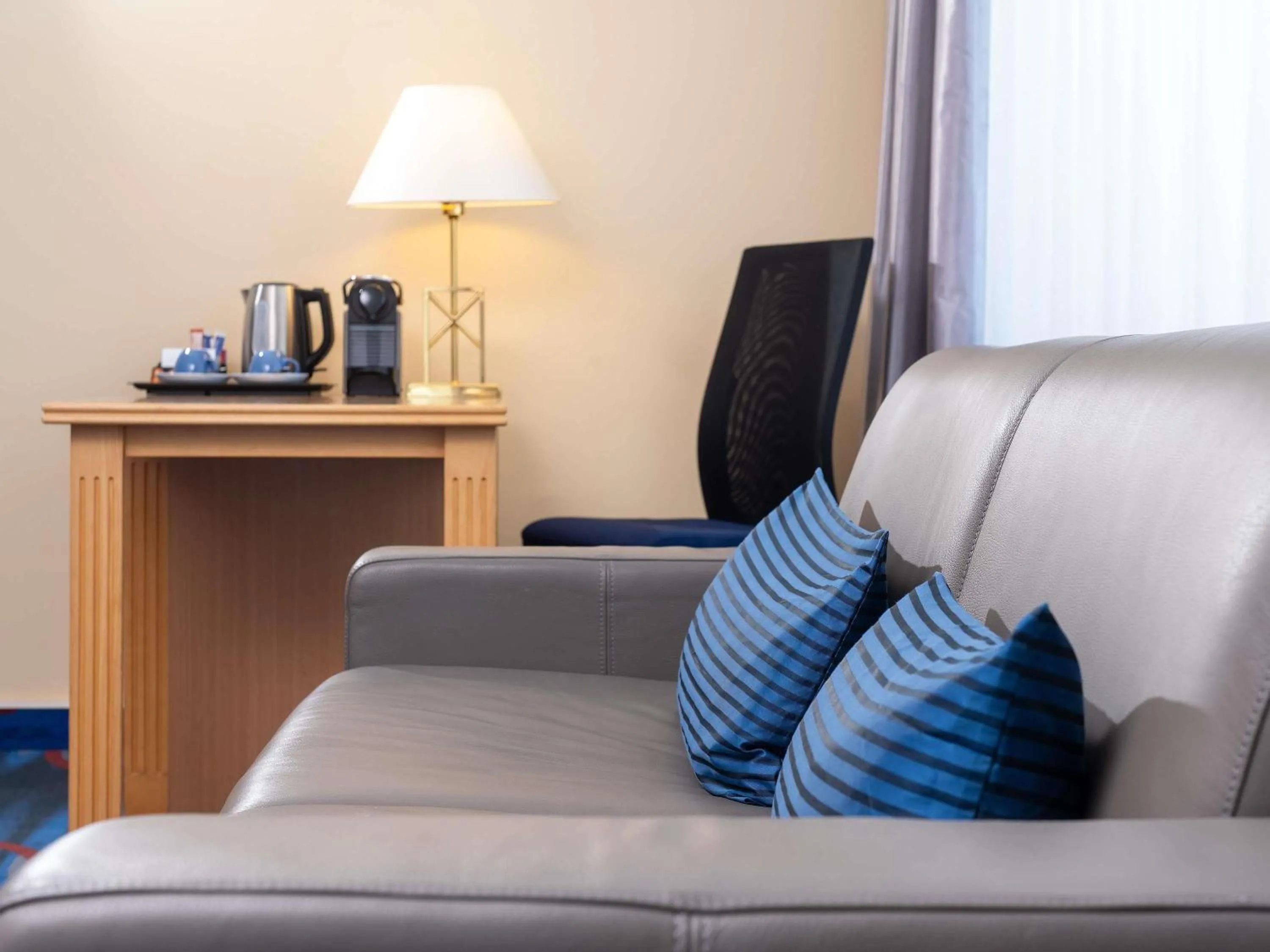 Bedroom in Mercure Hotel Berlin Tempelhof