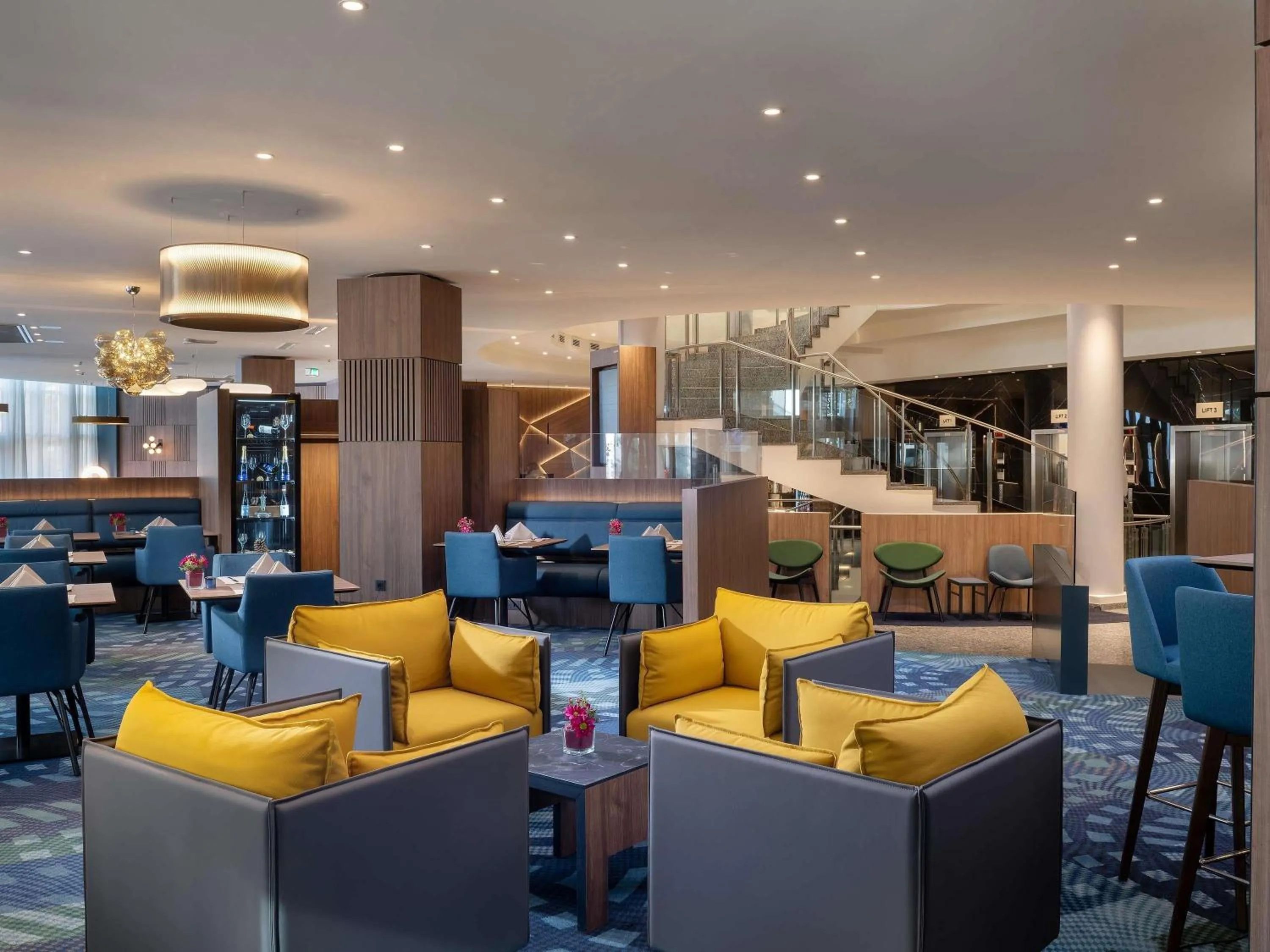 Lounge or bar in Mercure Hotel Berlin Tempelhof