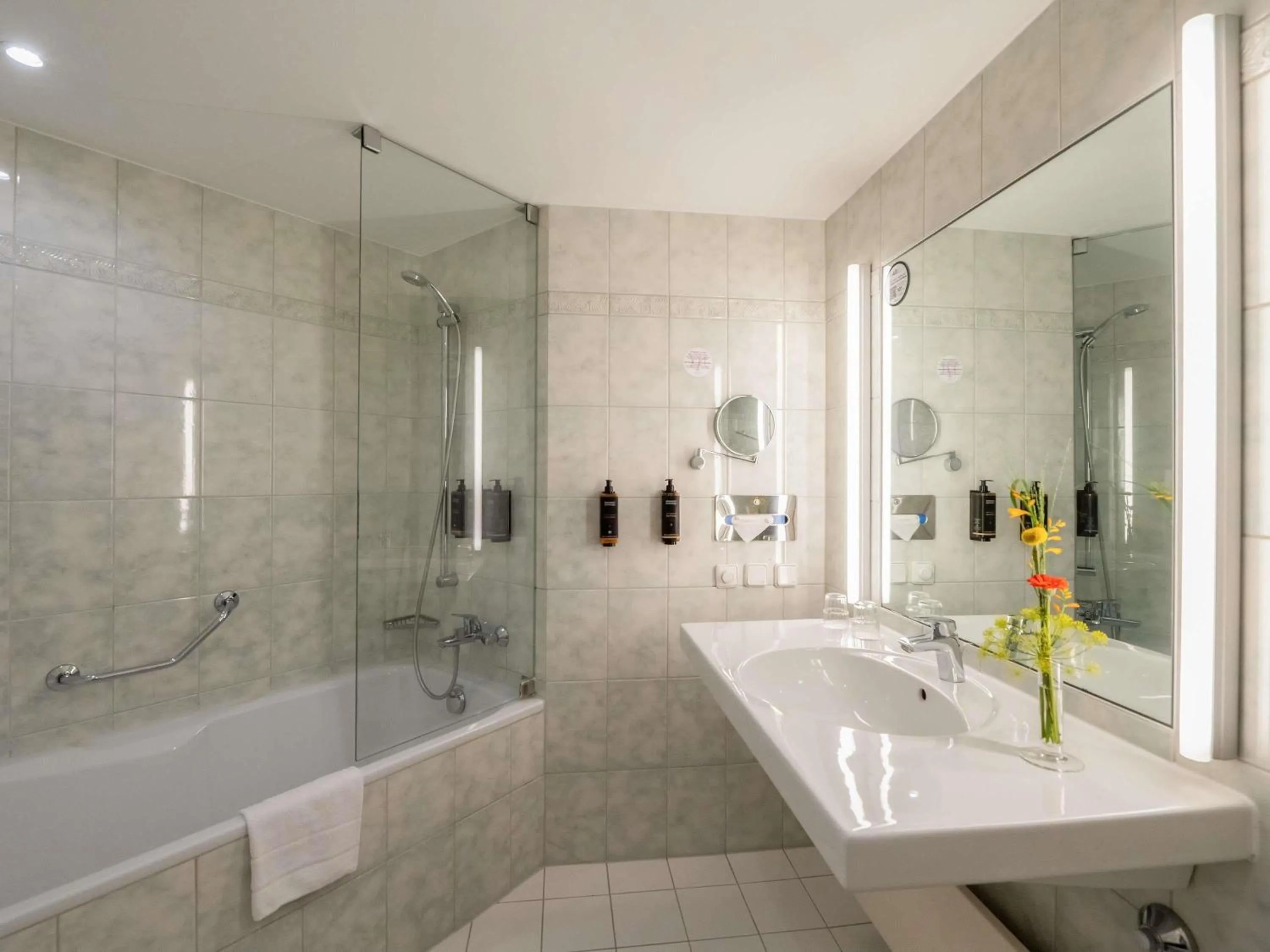 Bedroom in Mercure Hotel Berlin Tempelhof