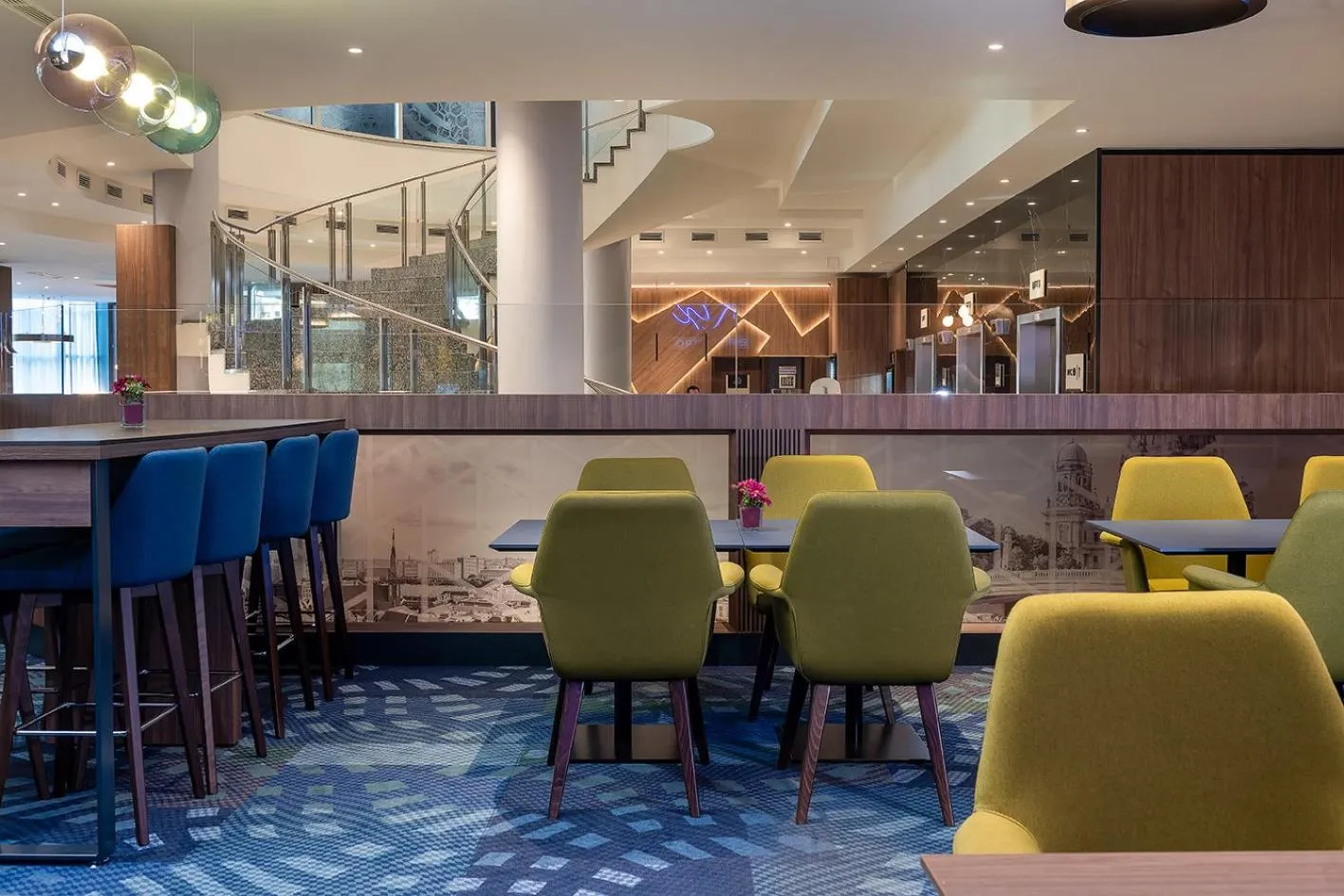 Lounge or bar in Mercure Hotel Berlin Tempelhof