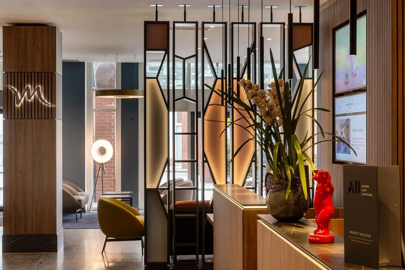 Lobby or reception in Mercure Hotel Berlin Tempelhof