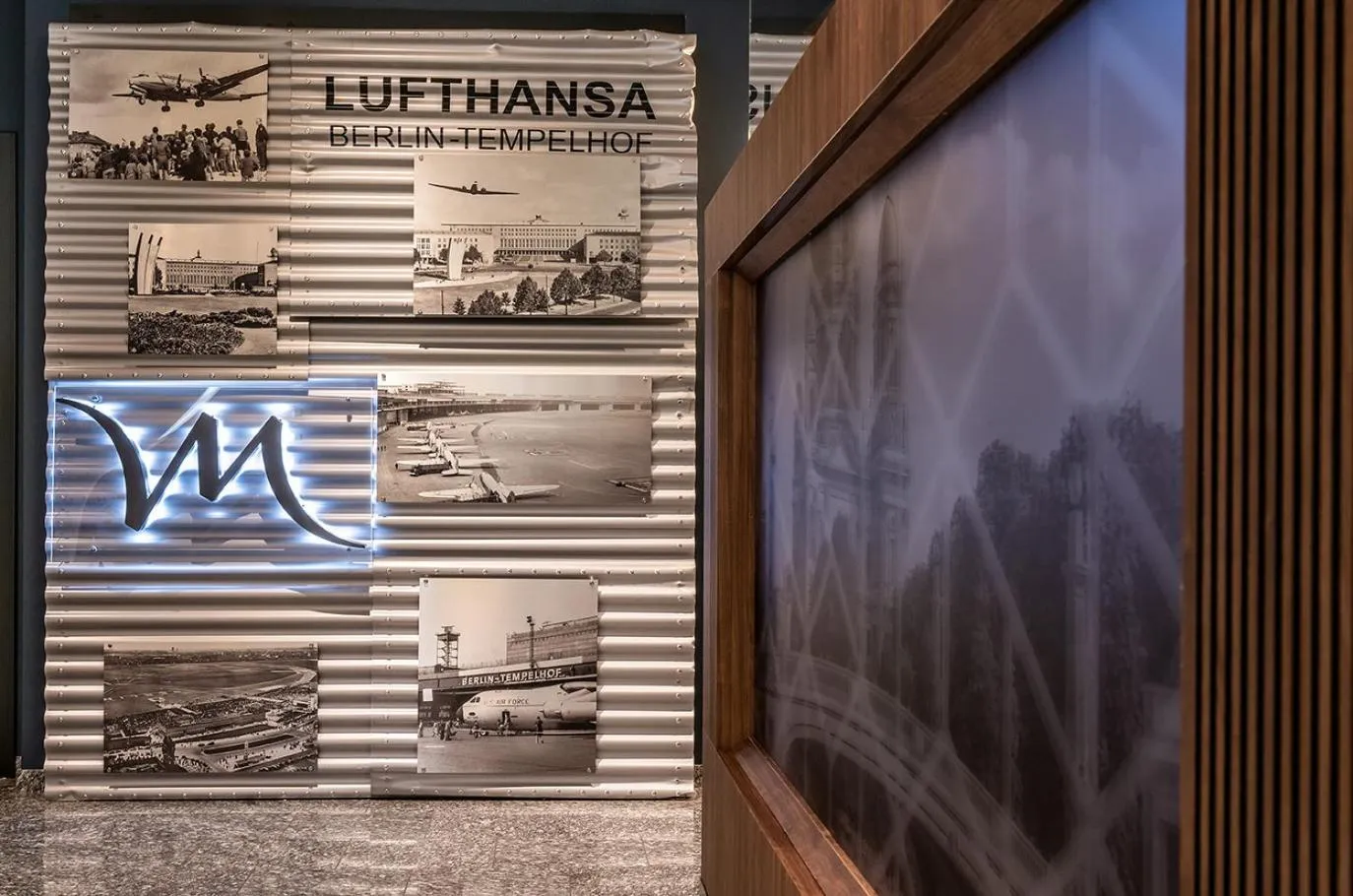 Lobby or reception in Mercure Hotel Berlin Tempelhof