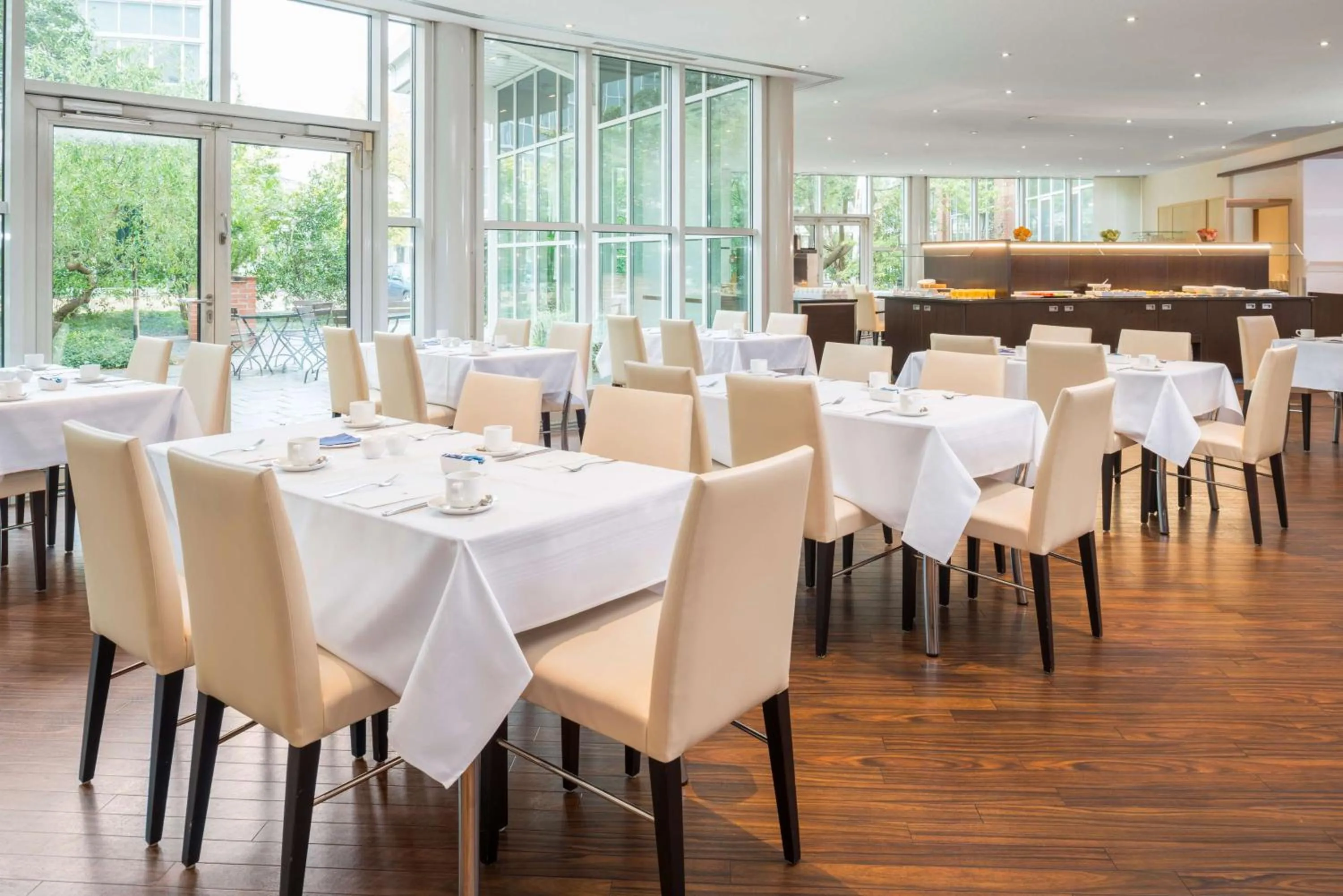 Breakfast in NH Dresden Neustadt