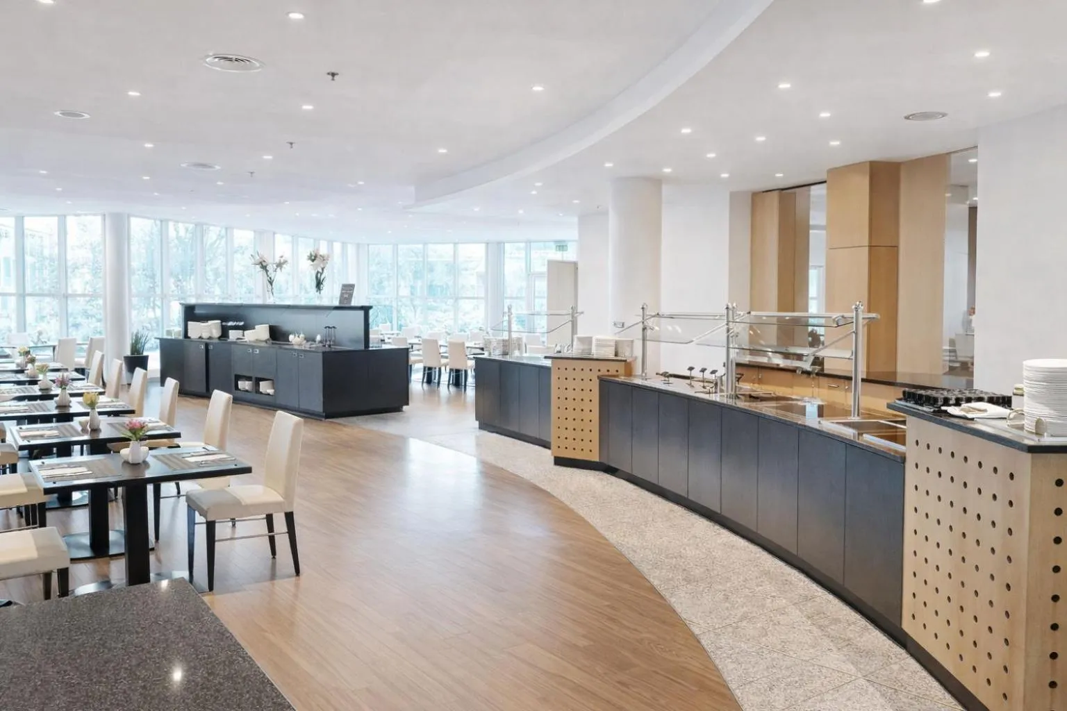 Restaurant/places to eat in Hotel Dresden Neustadt