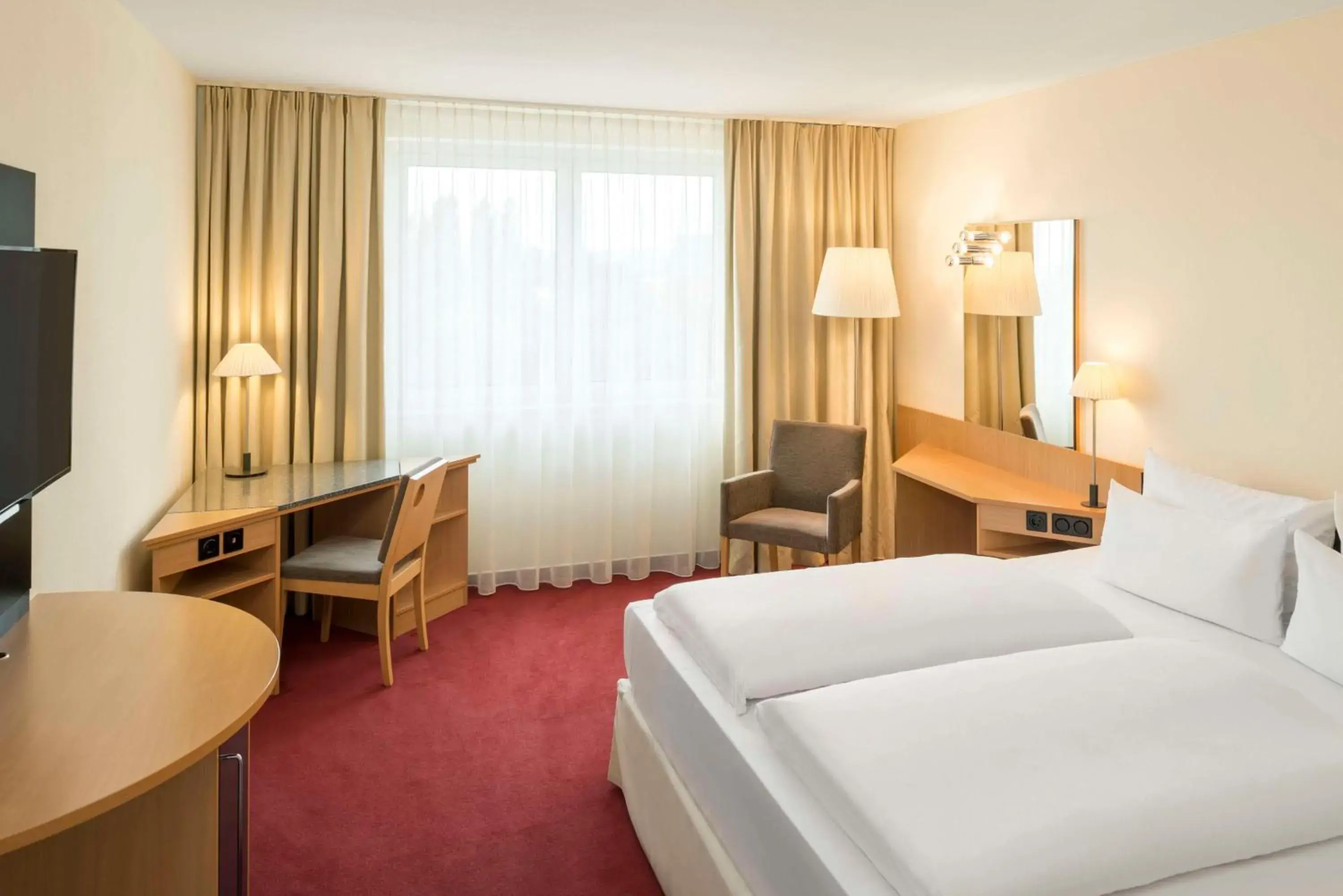 Family Room (2 Adults + 2 Children) in NH Dresden Neustadt Family Room (2 Adults + 2 Children) in NH Dresden Neustadt