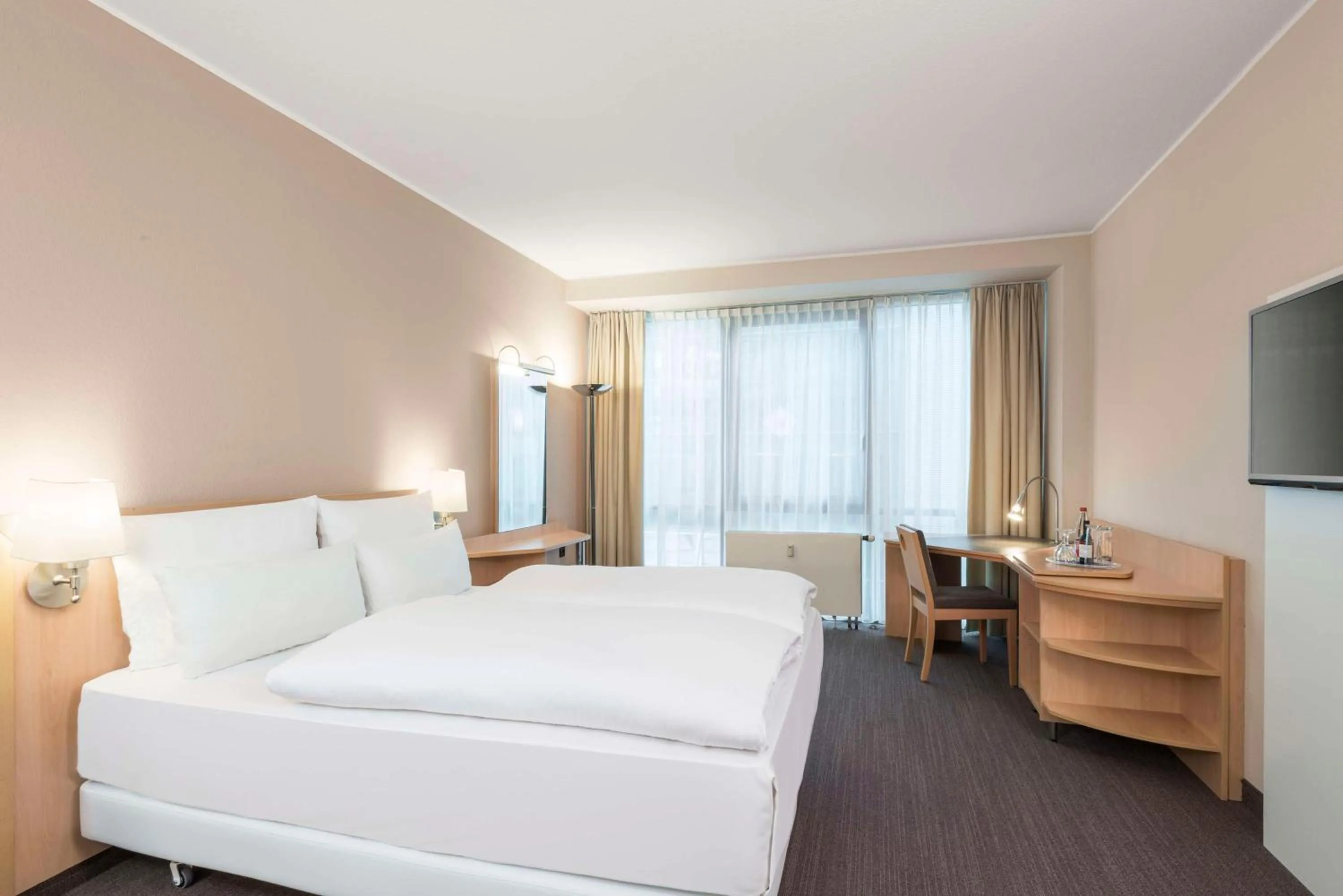 Bedroom, Bed in NH Düsseldorf City