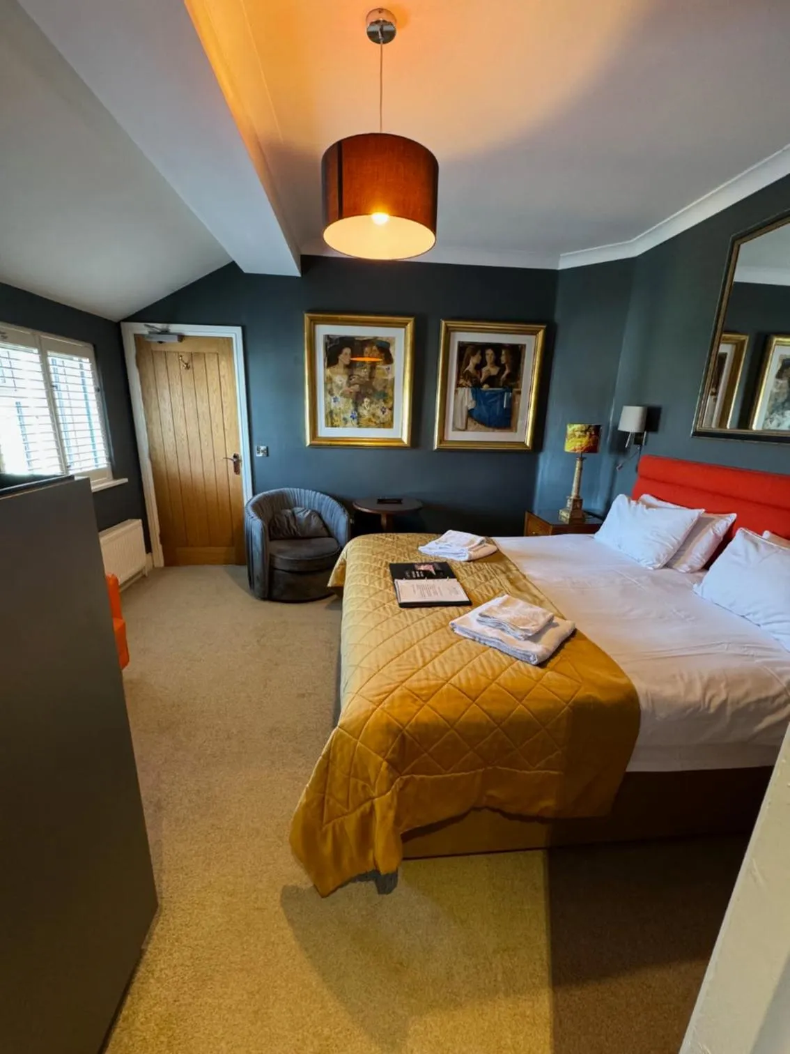 Bed in The Pilot Inn