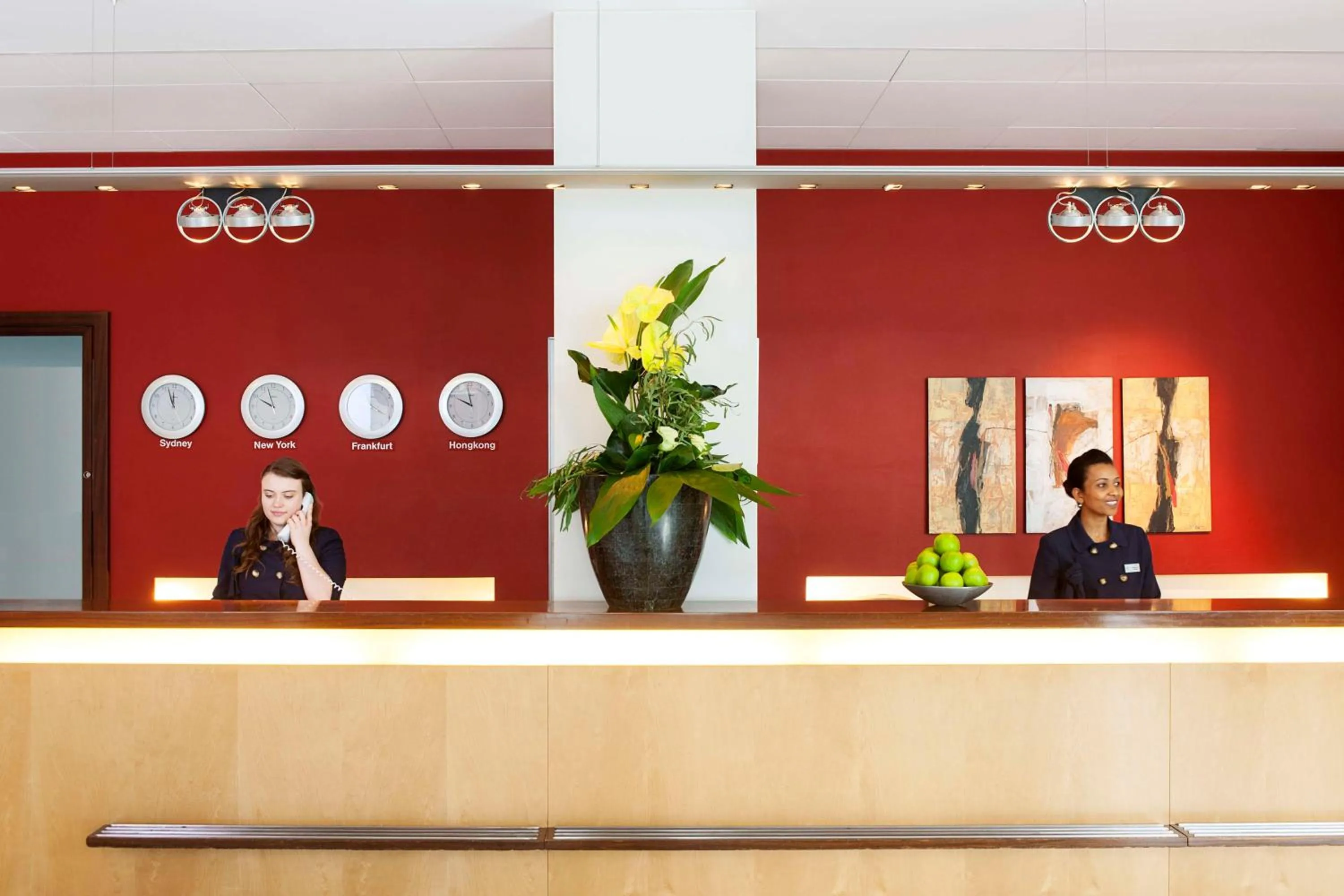 Lobby or reception in NH Frankfurt Niederrad