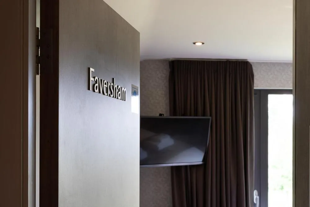 Logo/Certificate/Sign in The Kilnwick Percy Resort and Golf Club