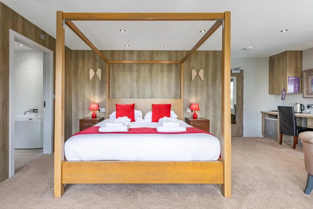 Bed in The Kilnwick Percy Resort and Golf Club