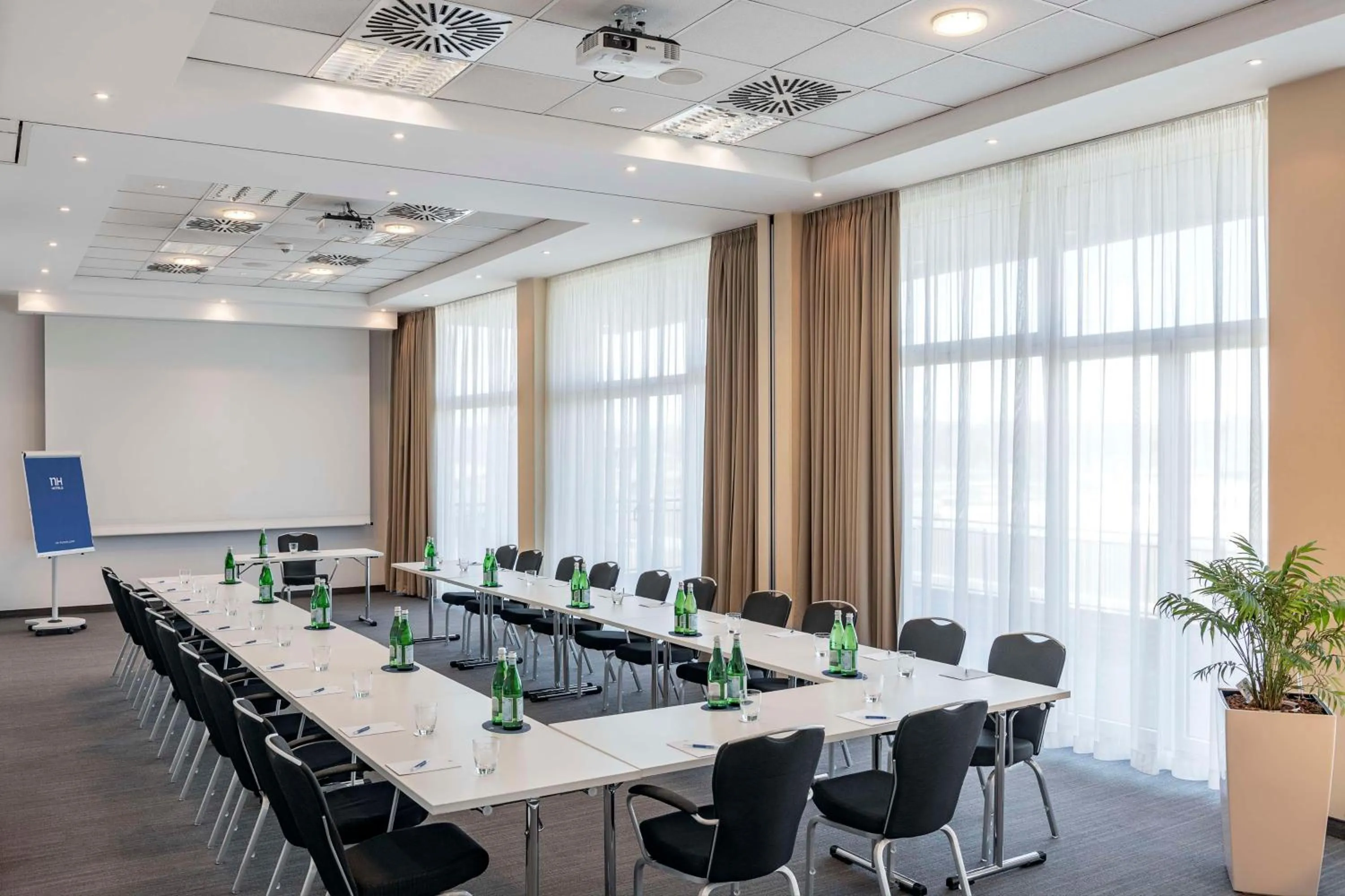 Meeting/conference room in NH Hamburg Horner Rennbahn