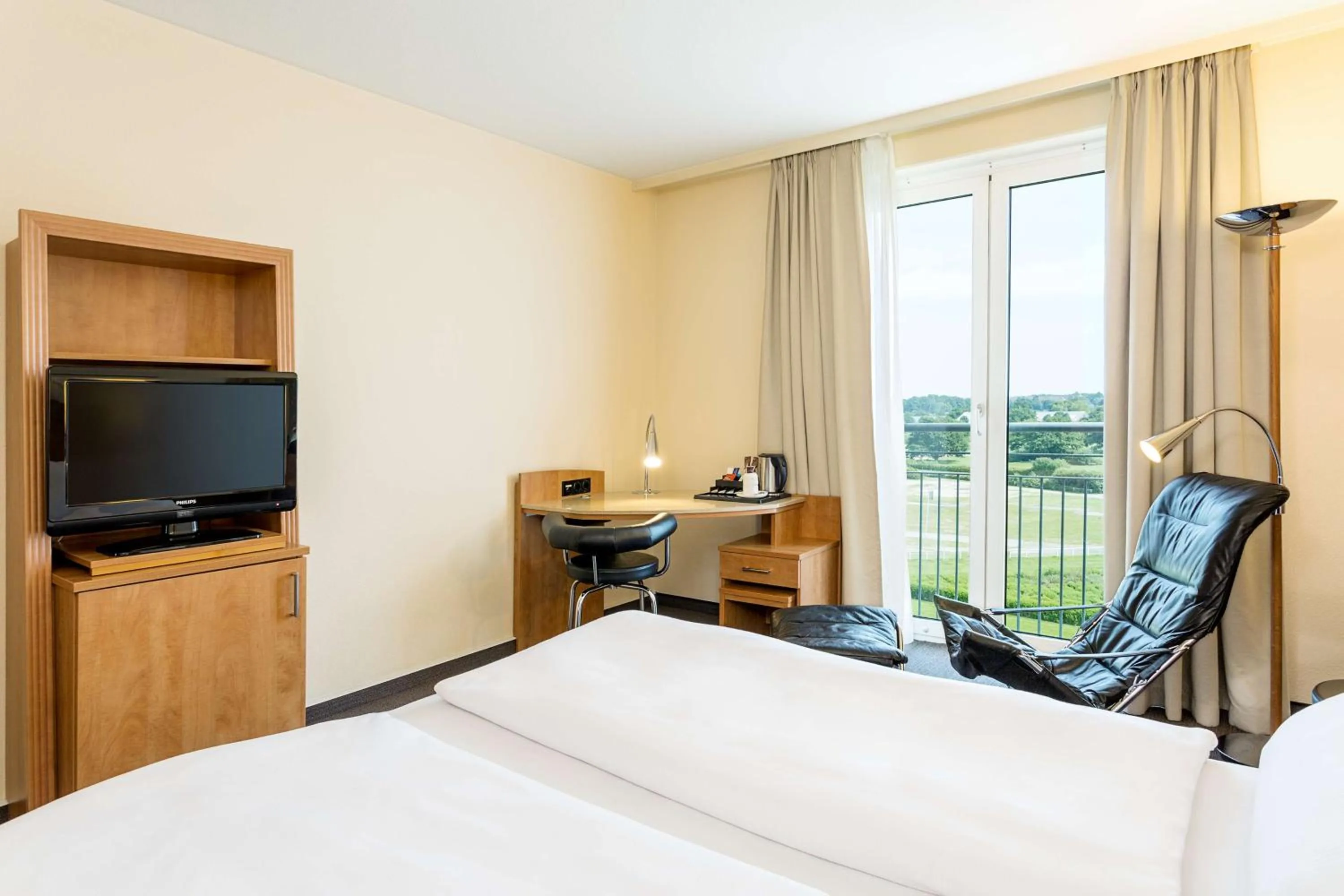 TV and multimedia, Bed in NH Hamburg Horner Rennbahn