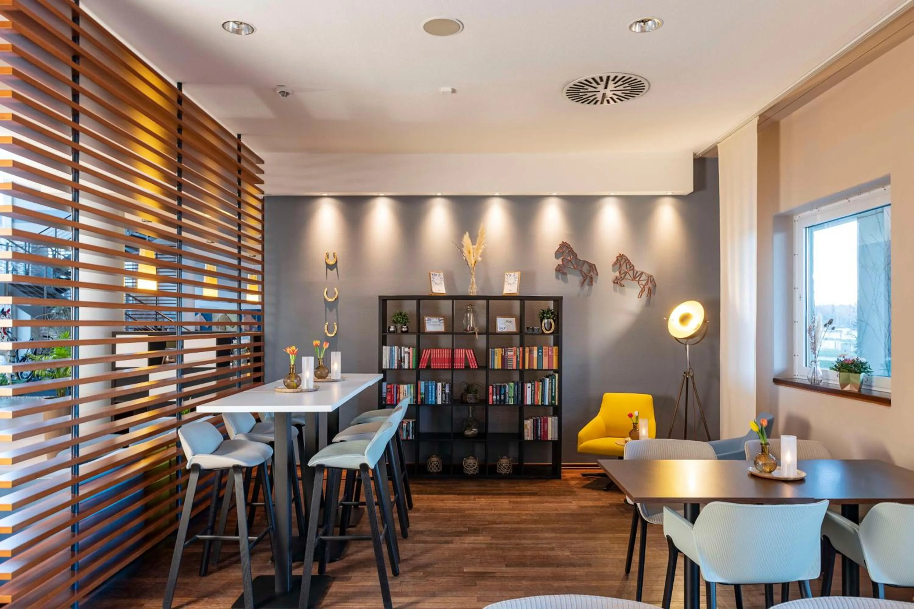 Lobby or reception in NH Hamburg Horner Rennbahn