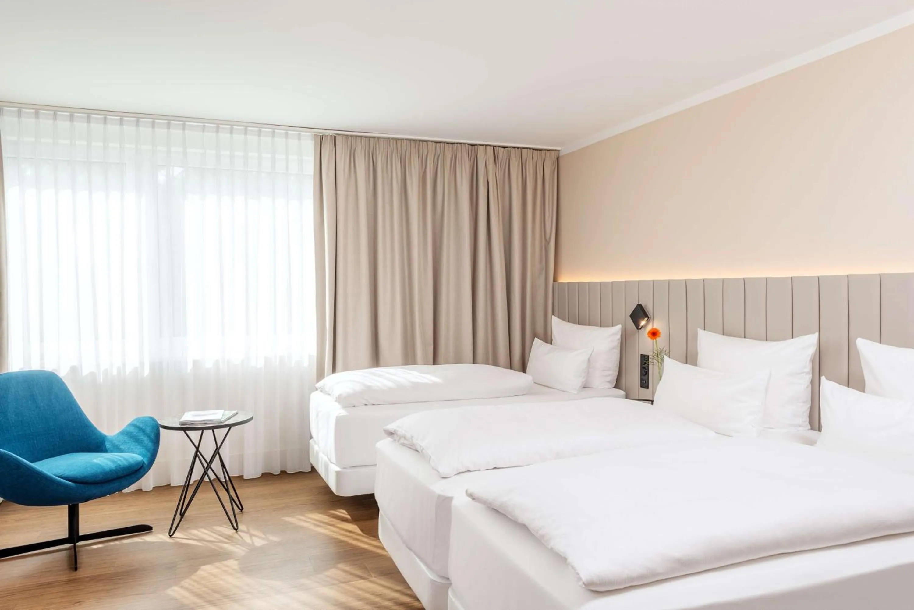 Bedroom, Bed in NH Köln Altstadt