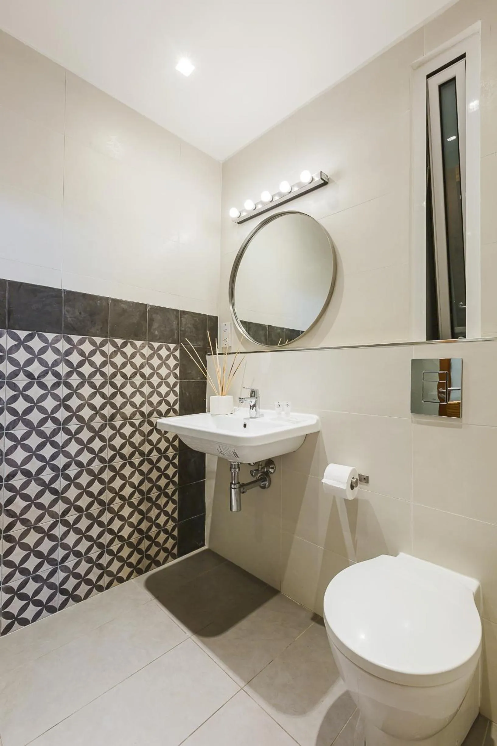 Two Pillows Boutique Hostel